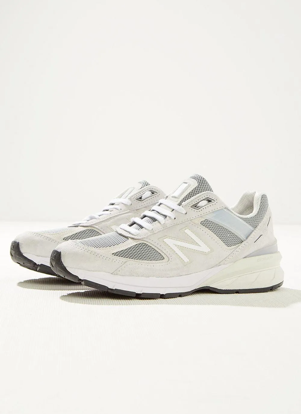 W990NA5 sneaker - Light Grey sold by Peppermayo