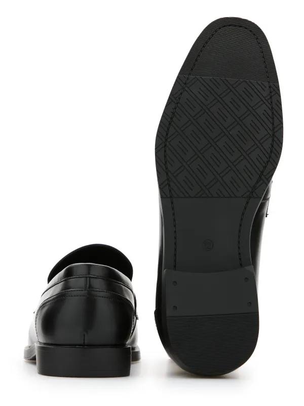 The Smith II sold by Perry Ellis