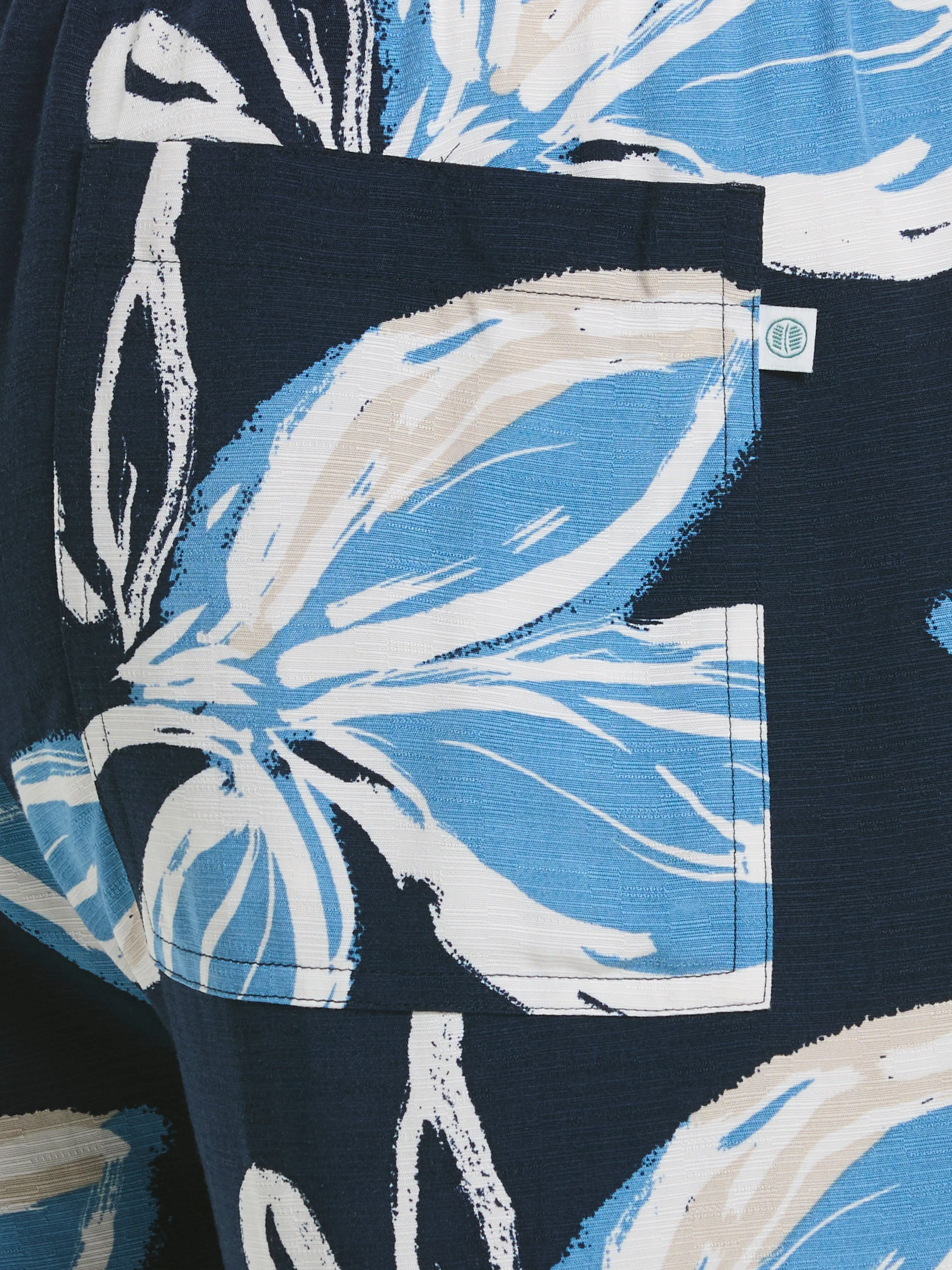 7" Pull-On Drawstring Printed Short sold by Perry Ellis product image thumbnail 2