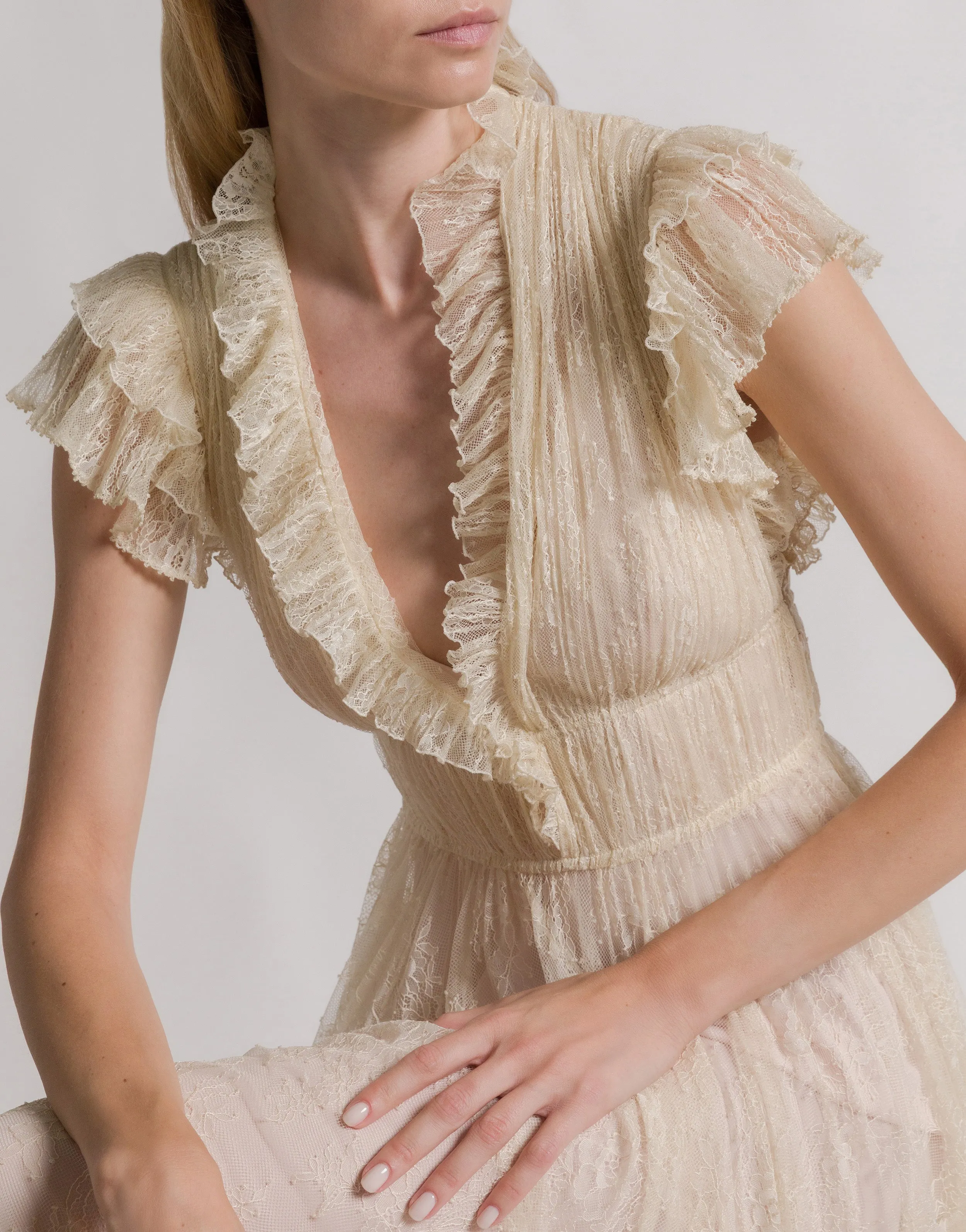 Abito da sera in pizzo plissettato sold by Philosophy di Lorenzo Serafini product image thumbnail 4