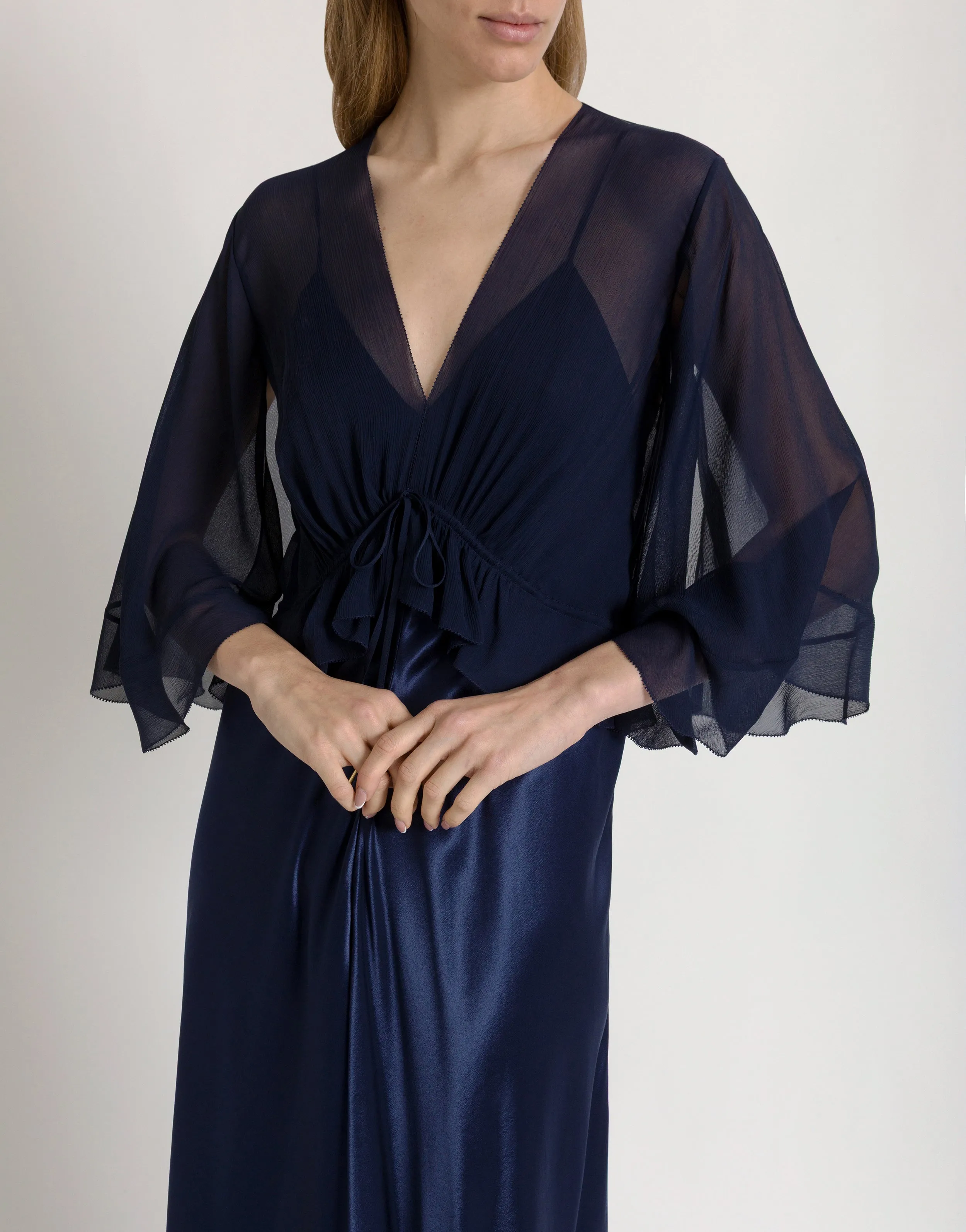 Abito lungo in raso lucido con mantella sold by Philosophy di Lorenzo Serafini product image thumbnail 4