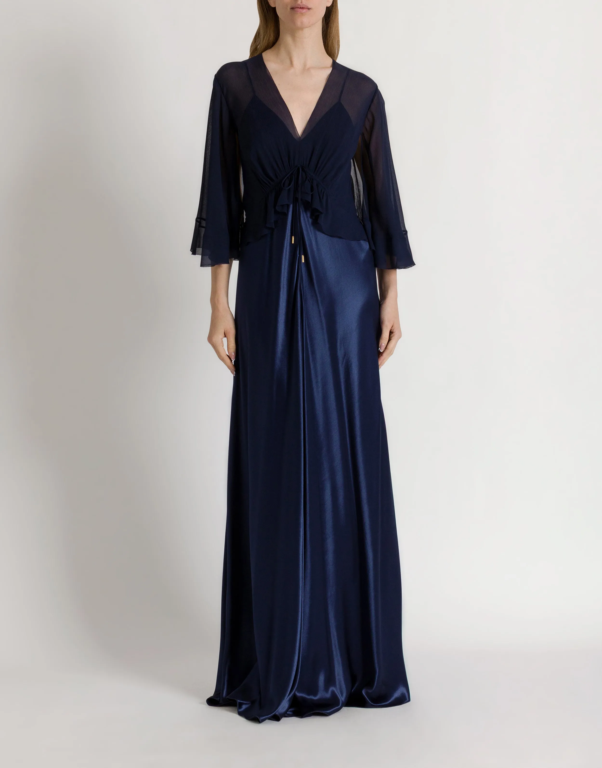 Abito lungo in raso lucido con mantella sold by Philosophy di Lorenzo Serafini product image thumbnail 2