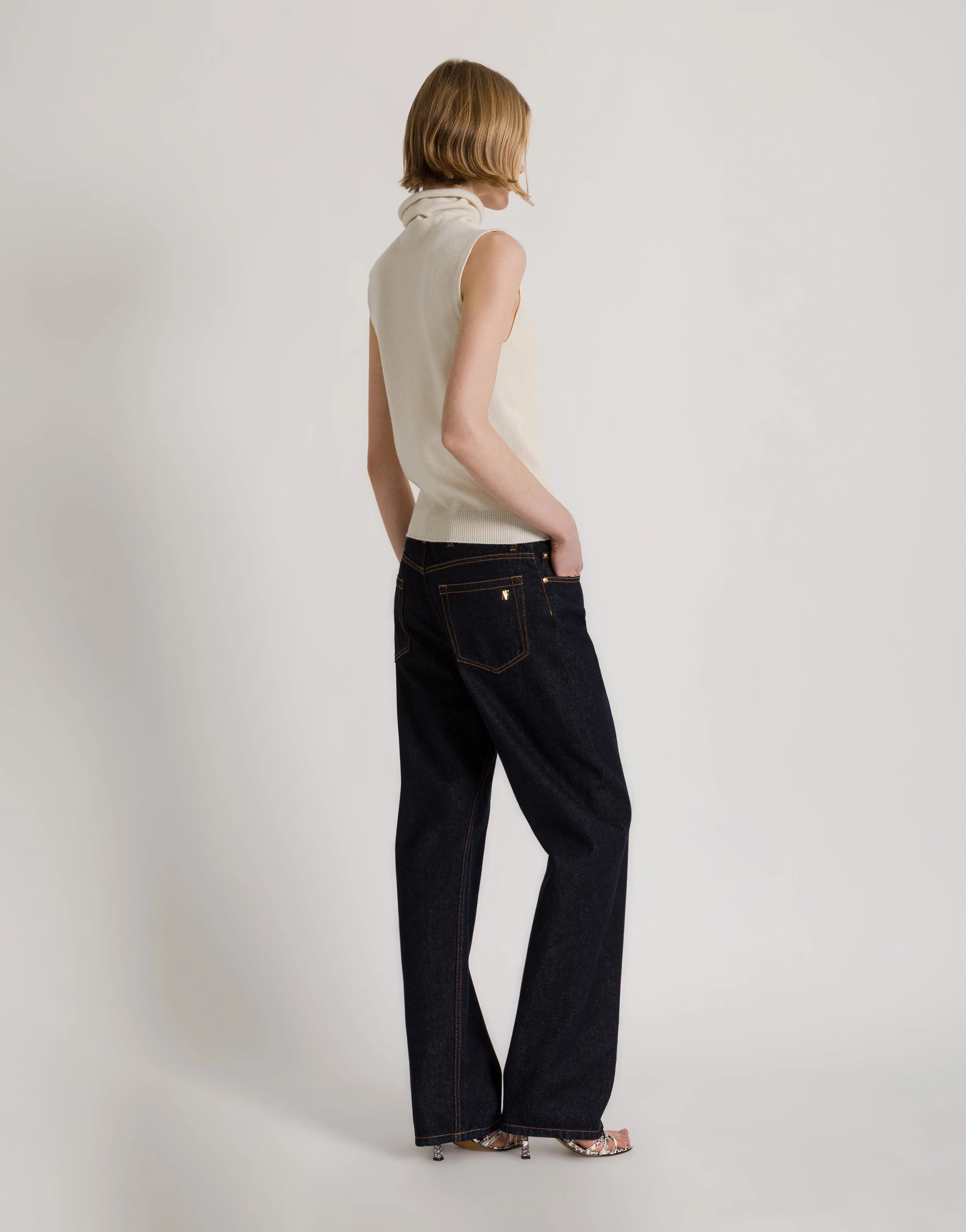 Top dolcevita in lana, seta e cashmere con spilla gioiello sold by Philosophy di Lorenzo Serafini product image thumbnail 3