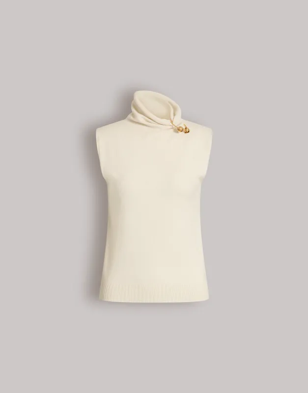 Top dolcevita in lana, seta e cashmere con spilla gioiello made by Alberta Ferretti