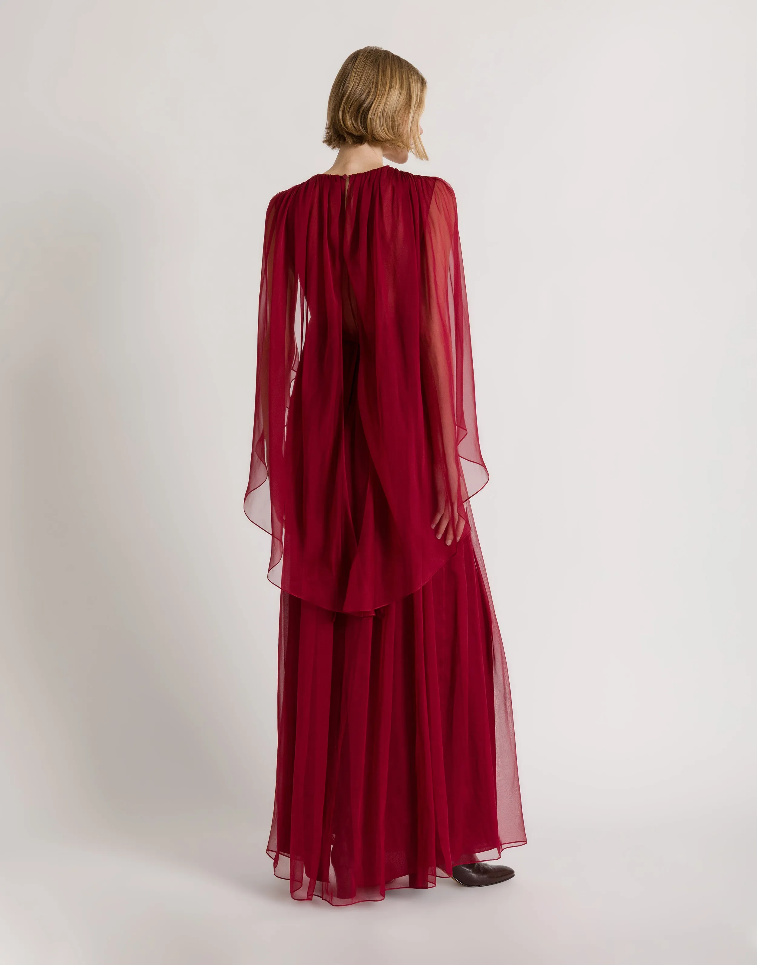Abito lungo in chiffon con mantella sold by Philosophy di Lorenzo Serafini product image thumbnail 3
