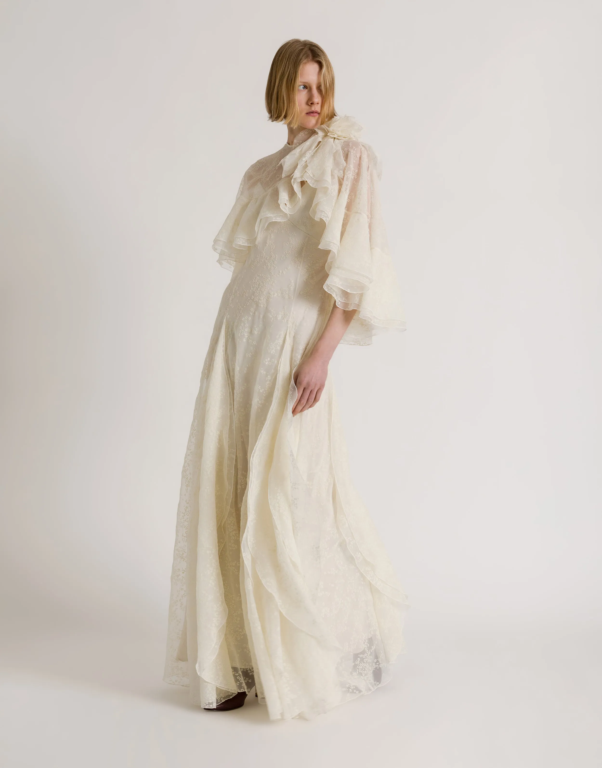 Abito bianco in tulle di seta sold by Philosophy di Lorenzo Serafini product image thumbnail 2