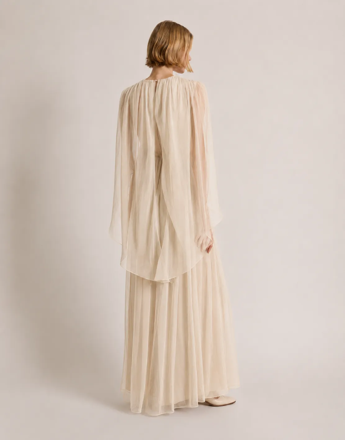 Abito lungo in chiffon con mantella sold by Philosophy di Lorenzo Serafini product image thumbnail 3