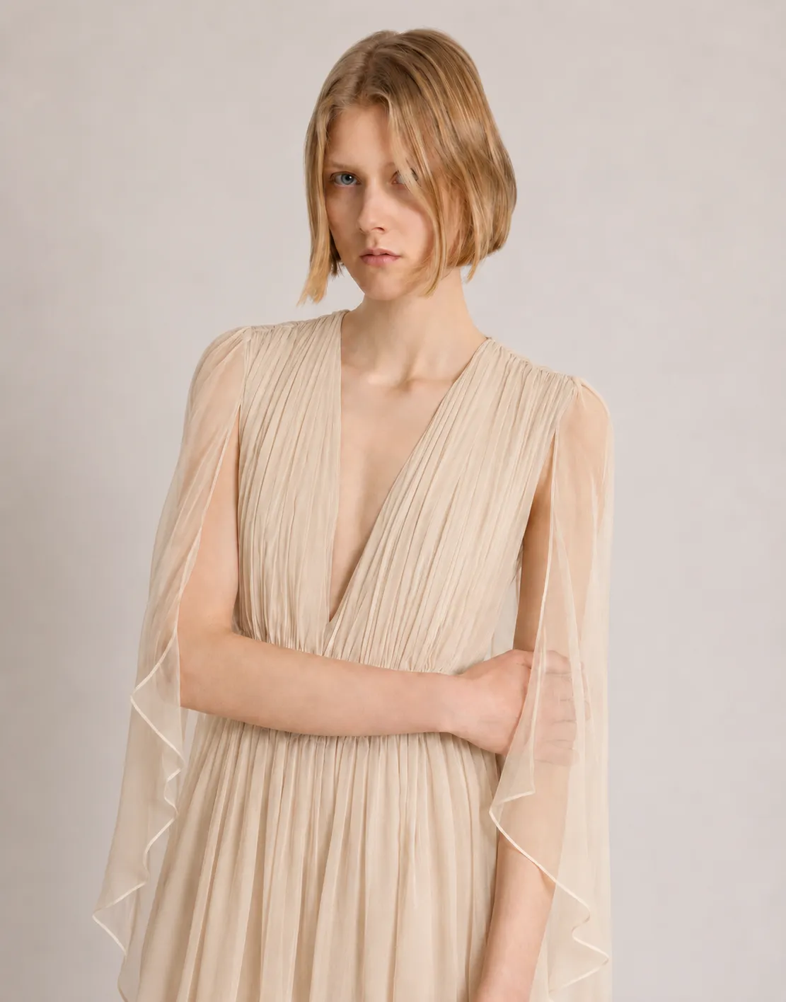 Abito lungo in chiffon con mantella sold by Philosophy di Lorenzo Serafini product image thumbnail 4