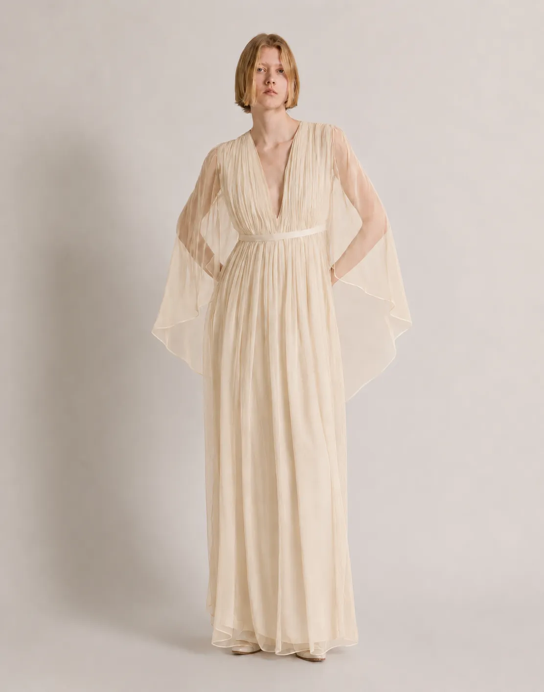 Abito lungo in chiffon con mantella sold by Philosophy di Lorenzo Serafini product image thumbnail 2