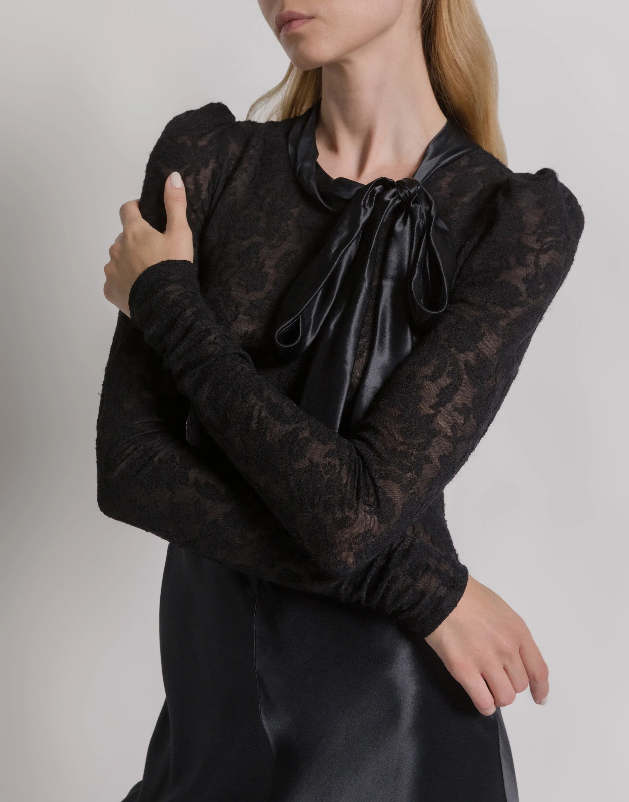 Abito da sera in raso e pizzo sold by Philosophy di Lorenzo Serafini product image thumbnail 4