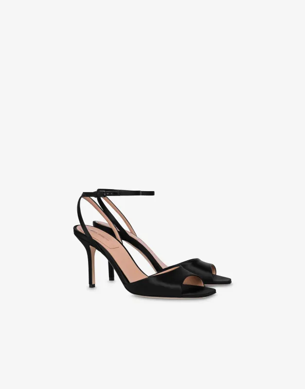 Tacchi in raso lucido sold by Philosophy di Lorenzo Serafini