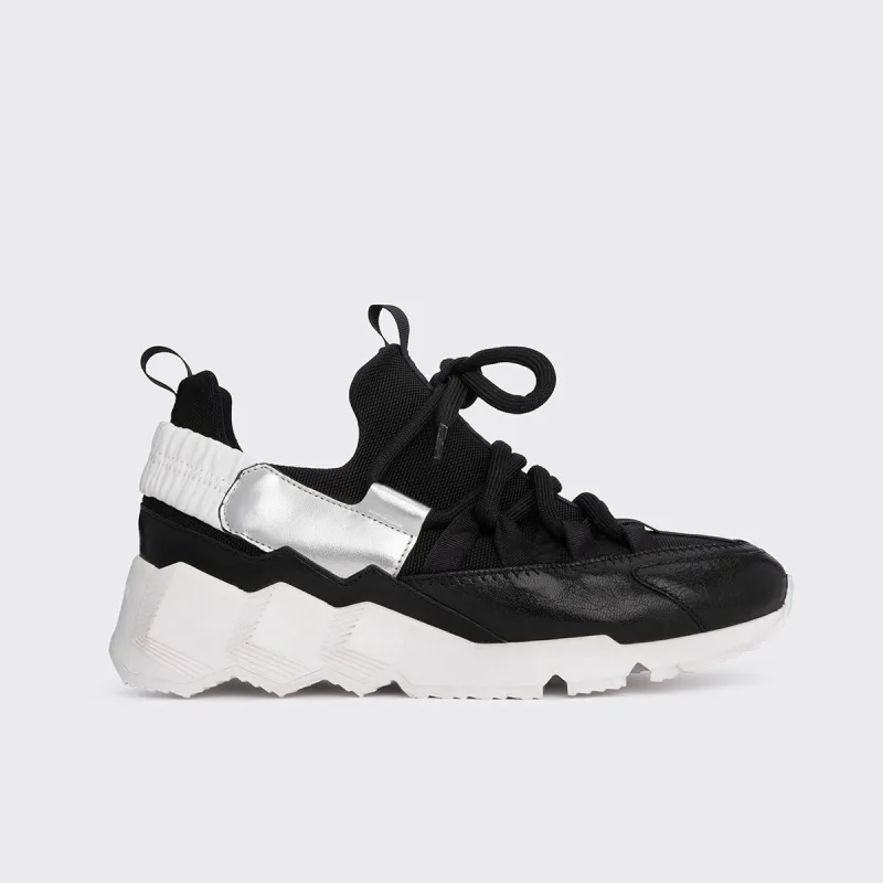 BASKETS TREK COMET sold by Pierre Hardy