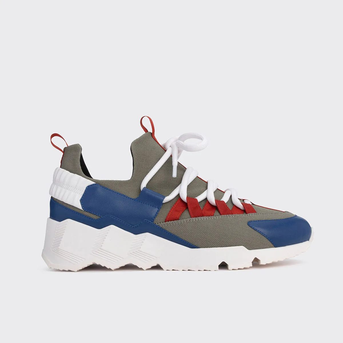 BASKETS TREK COMET sold by Pierre Hardy