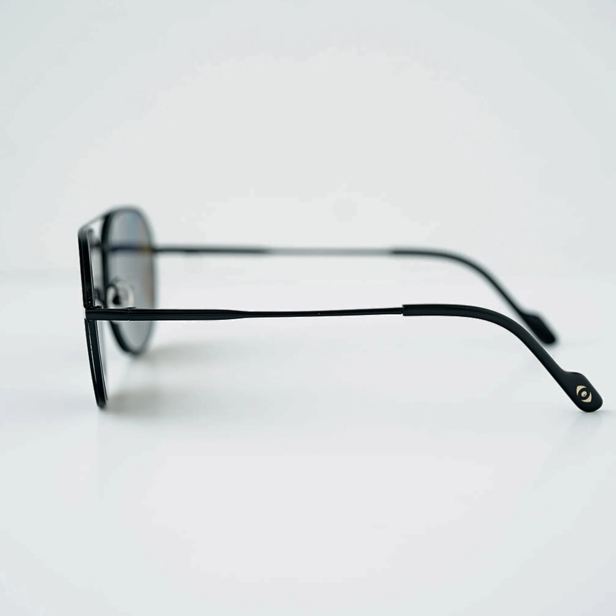 Ollie Onyx Sunglasses sold by Pink Lily product image thumbnail 4