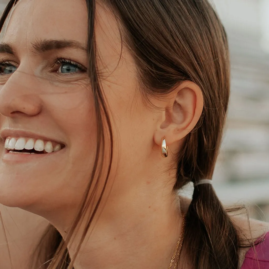 Lexi Chunky Hoop Earrings sold by Pink Lily product image thumbnail 3
