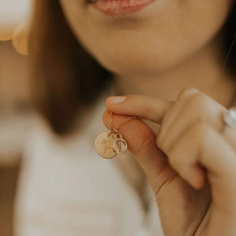Daisy Necklace with Mustard Seed made by Pink Lily
