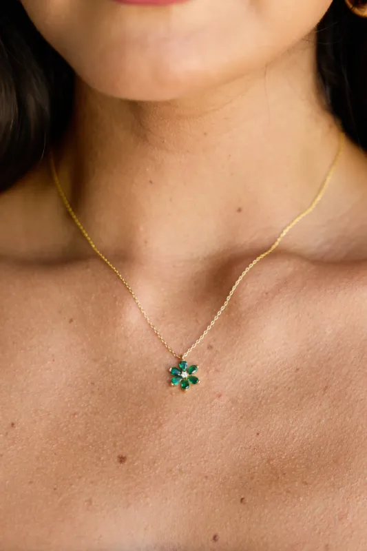 Flower Pendant Necklace made by Fame Accessories