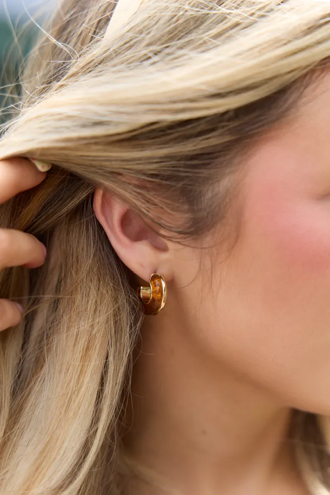 Classic Tortoise Hoop Earrings sold by Pink Lily product image thumbnail 2
