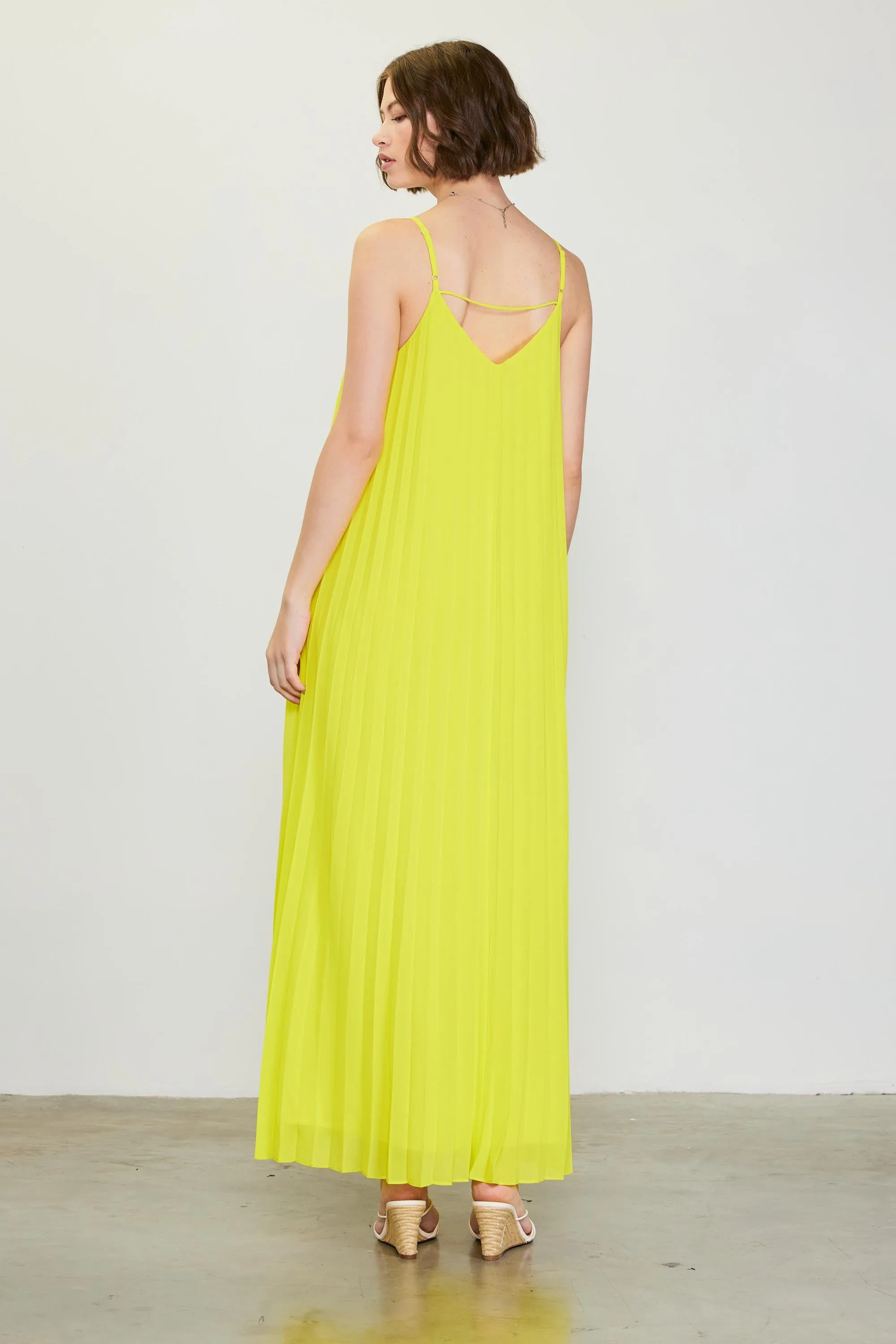 Lime Pleated Sleeveless Maxi Dress sold by Pinkblush product image thumbnail 3