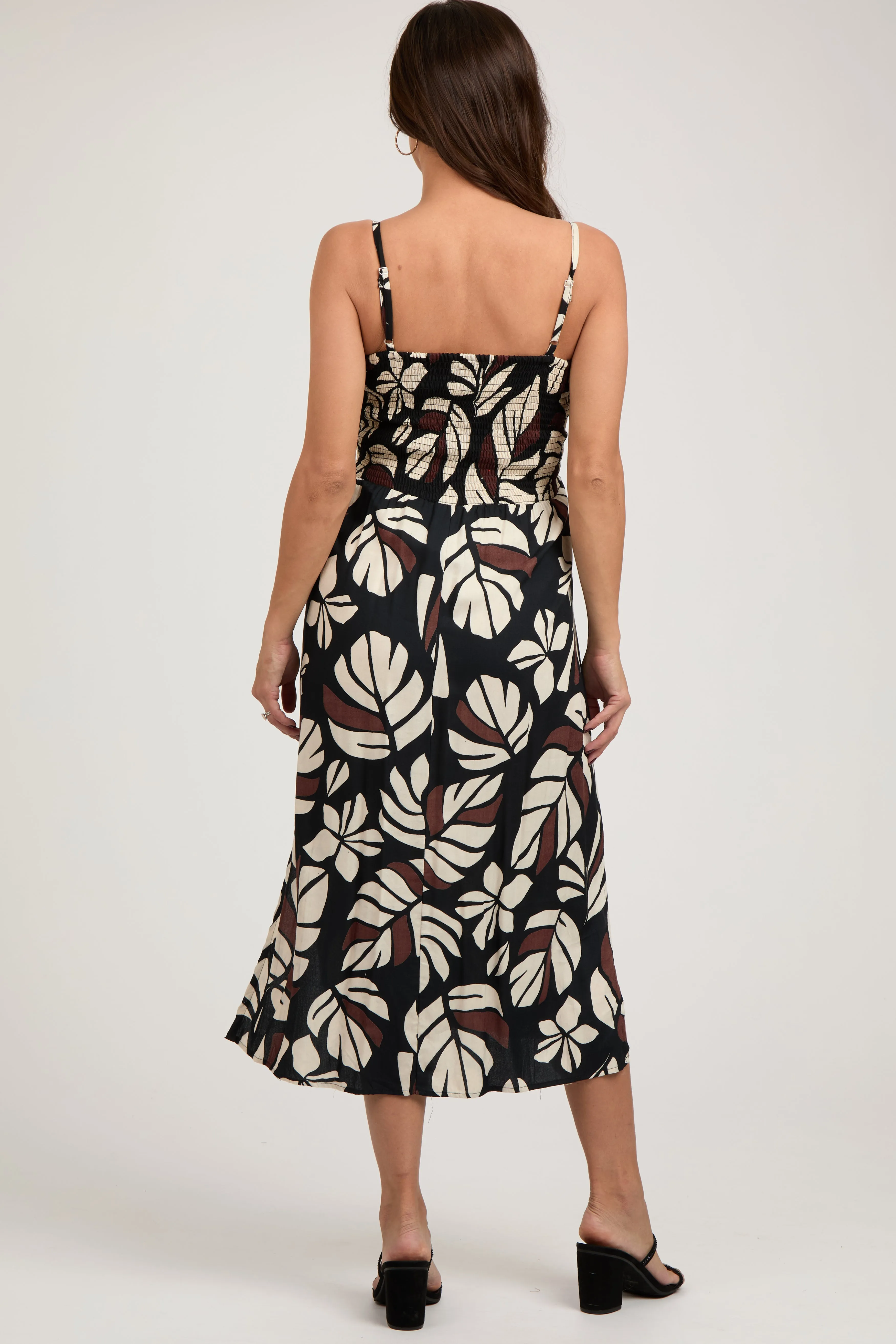 Black Palm Print Front Knot Twist Maternity Dress sold by Pinkblush product image thumbnail 4