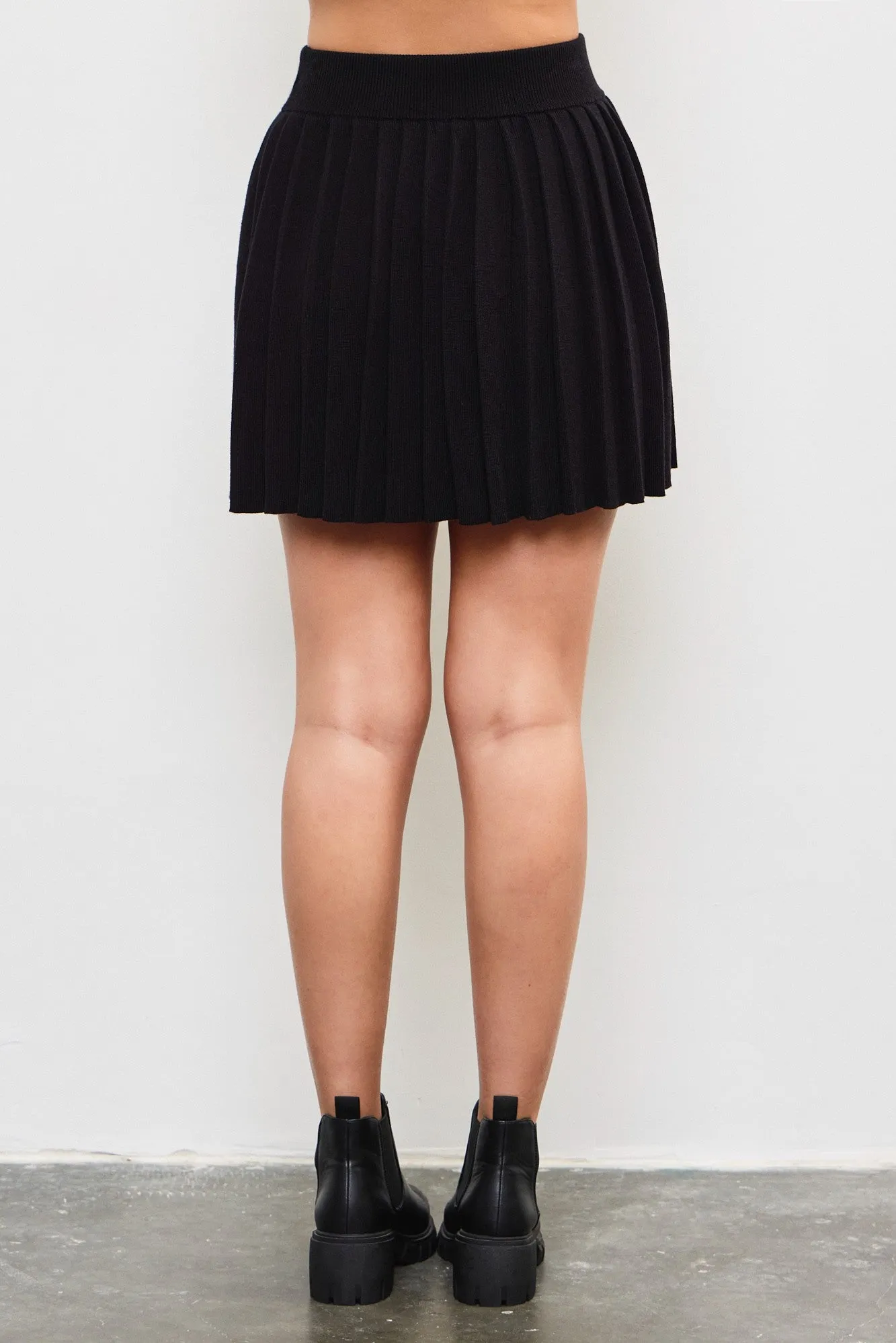 Black Pleated Knit Skirt sold by Pinkblush product image thumbnail 4