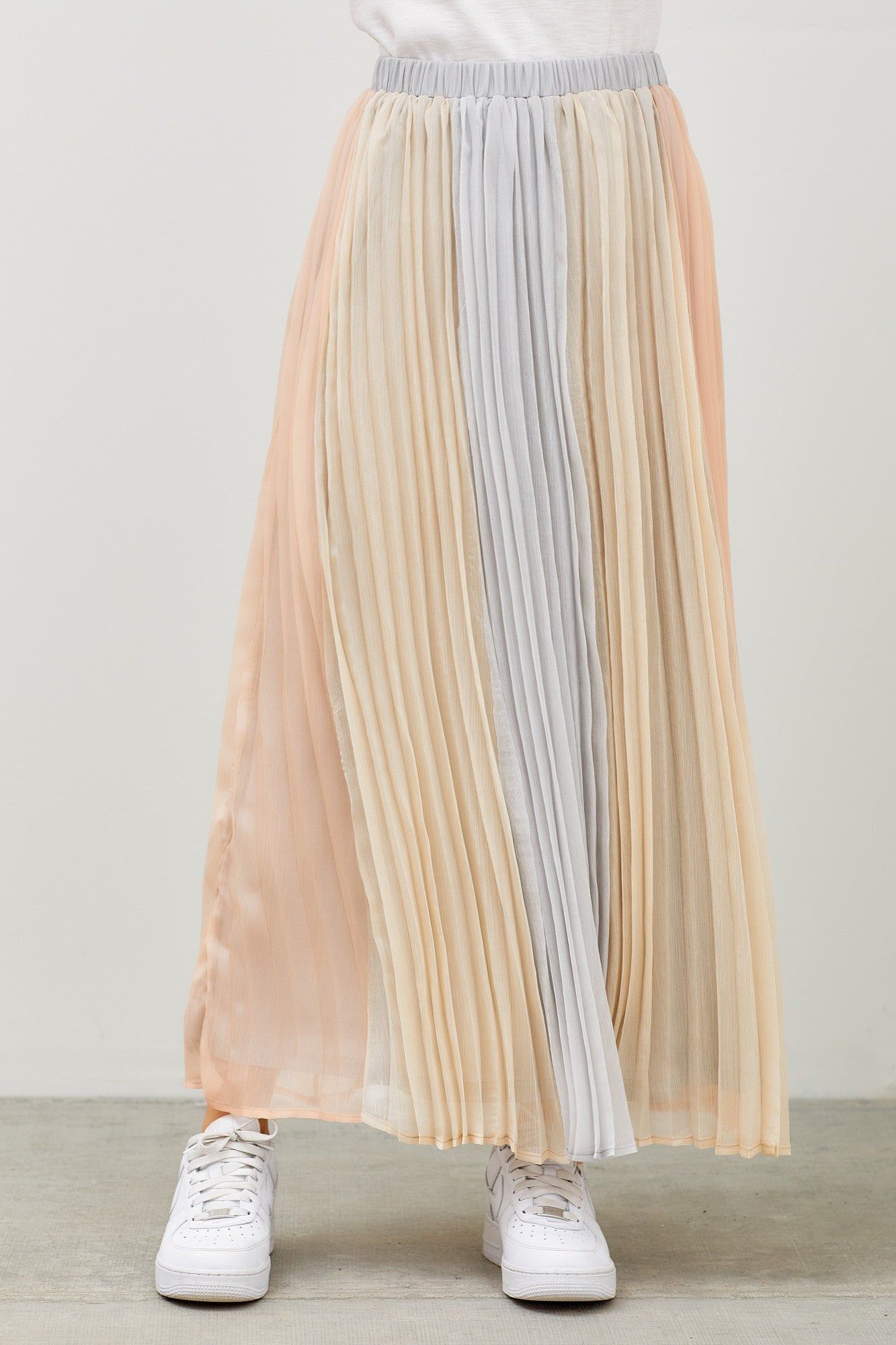 Grey Colorblocked Pleated Maxi Skirt sold by Pinkblush product image thumbnail 2