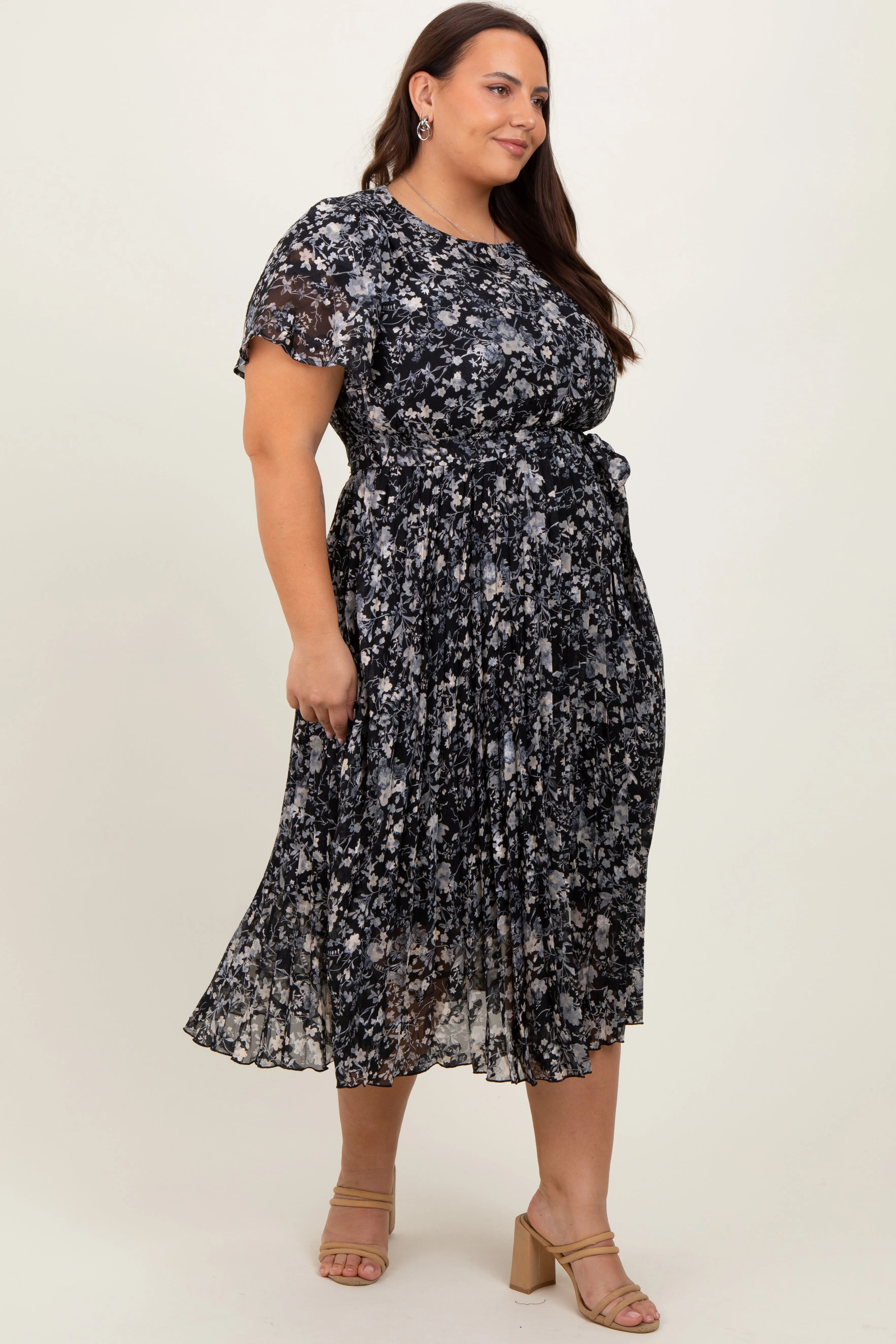 Black Floral Pleated Plus Midi Dress sold by Pinkblush product image thumbnail 3