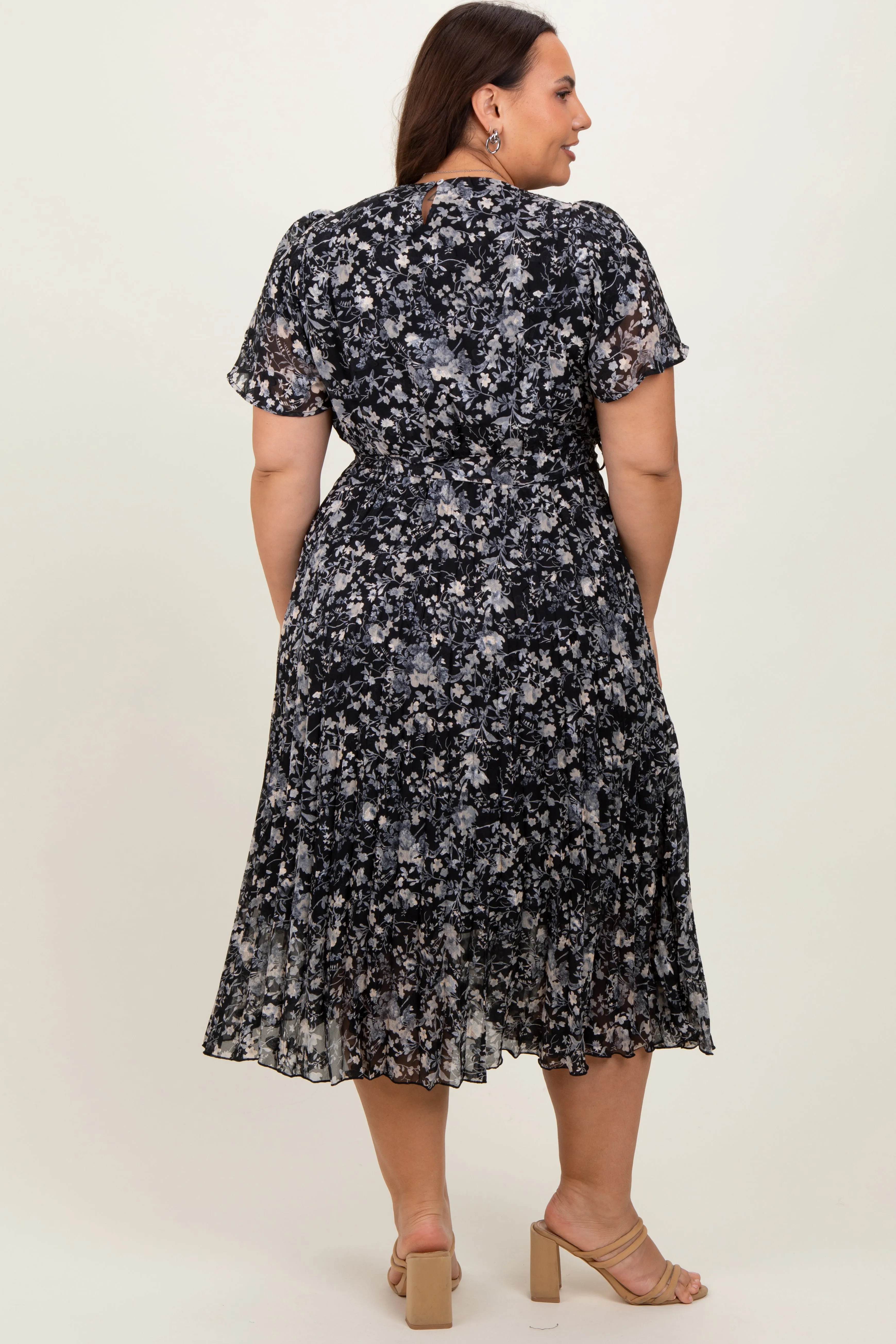Black Floral Pleated Plus Midi Dress sold by Pinkblush product image thumbnail 4