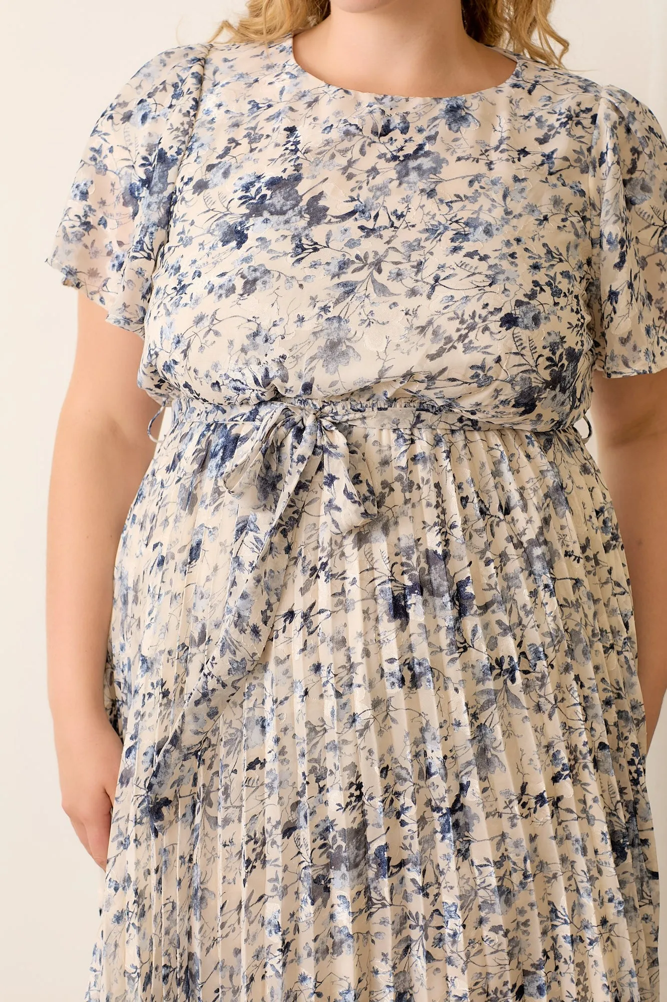 Cream Floral Pleated Plus Midi Dress sold by Pinkblush product image thumbnail 4