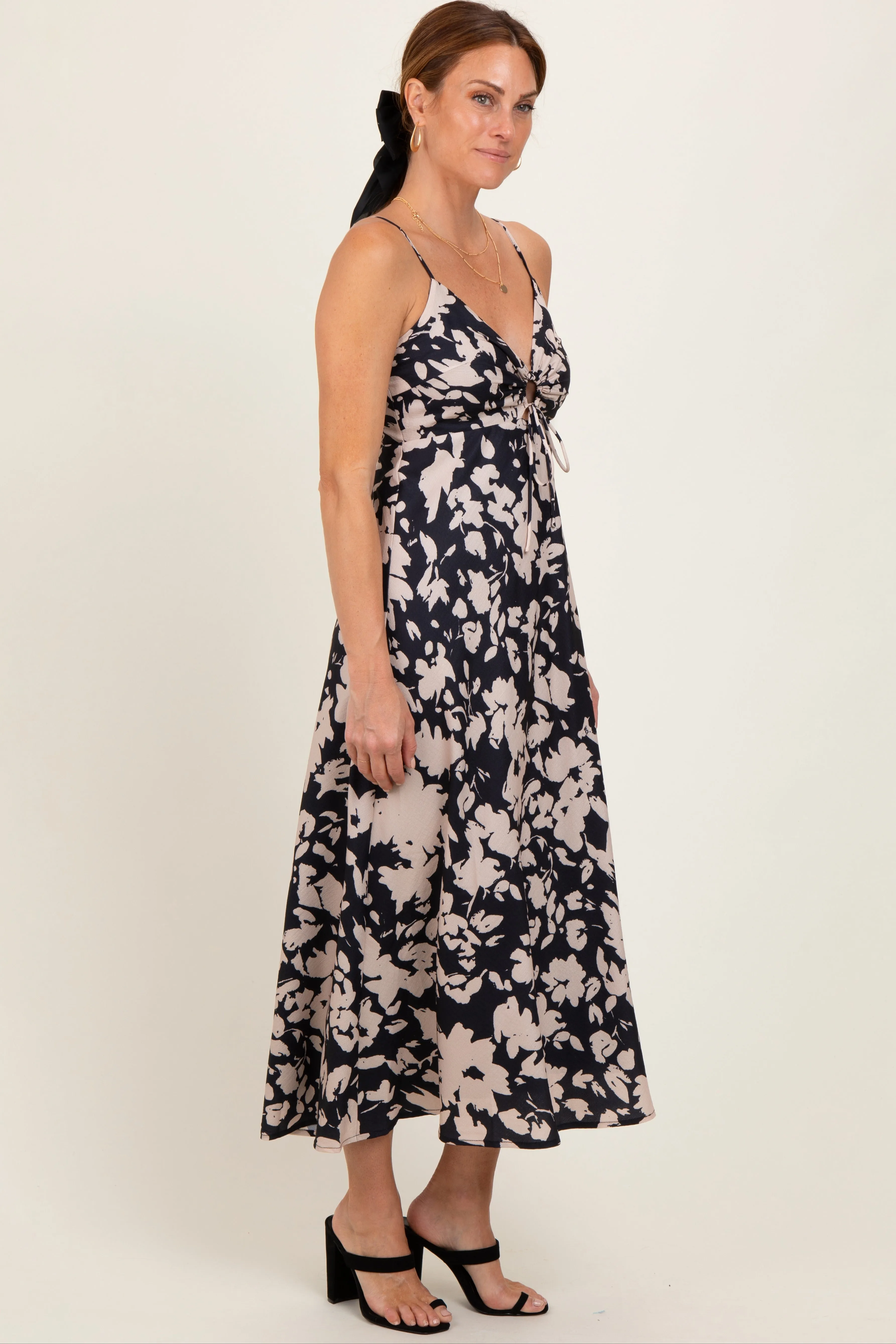 Black Floral Keyhole Detail Maxi Dress sold by Pinkblush product image thumbnail 2