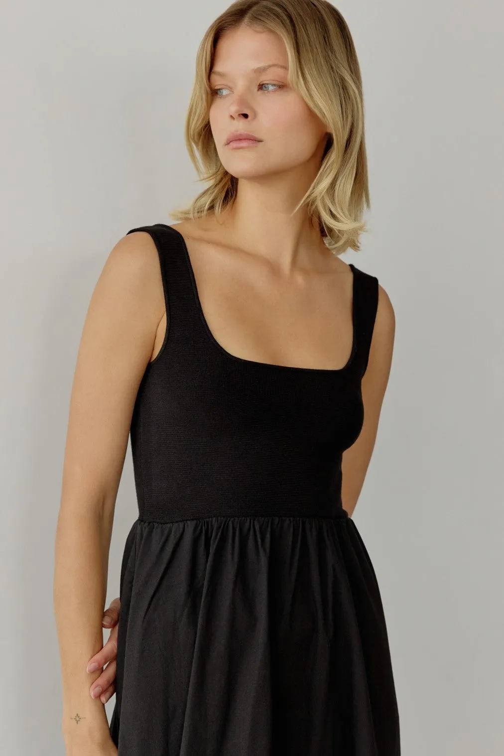 Black Contrast Knit Poplin Sleeveless Midi Dress sold by Pinkblush product image thumbnail 4