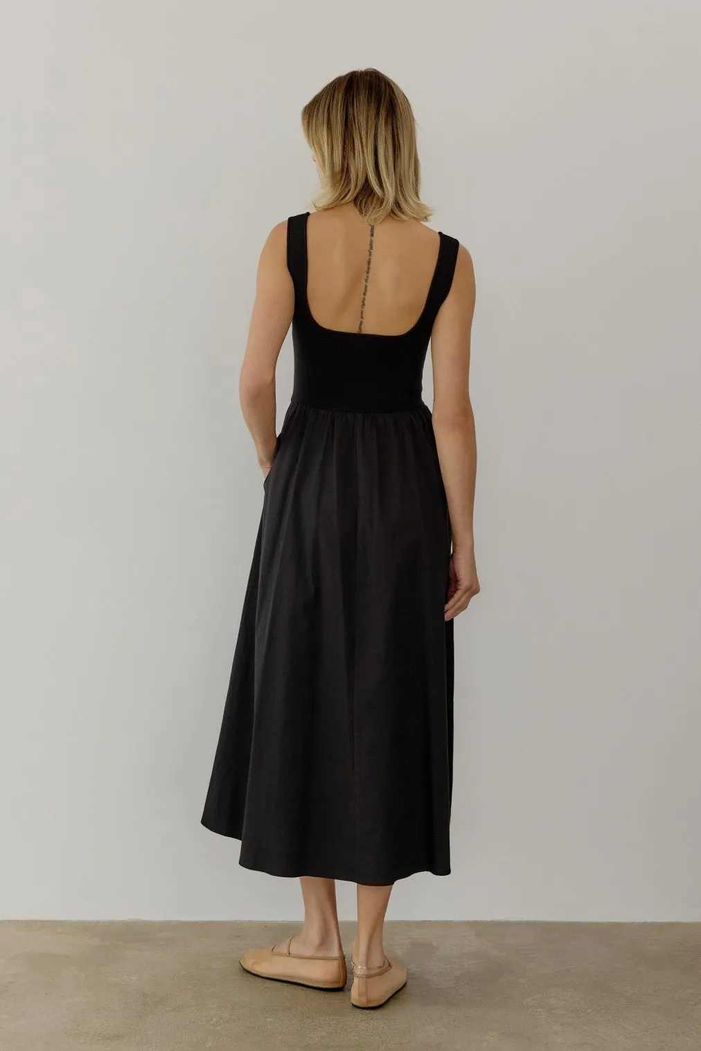 Black Contrast Knit Poplin Sleeveless Midi Dress sold by Pinkblush product image thumbnail 3