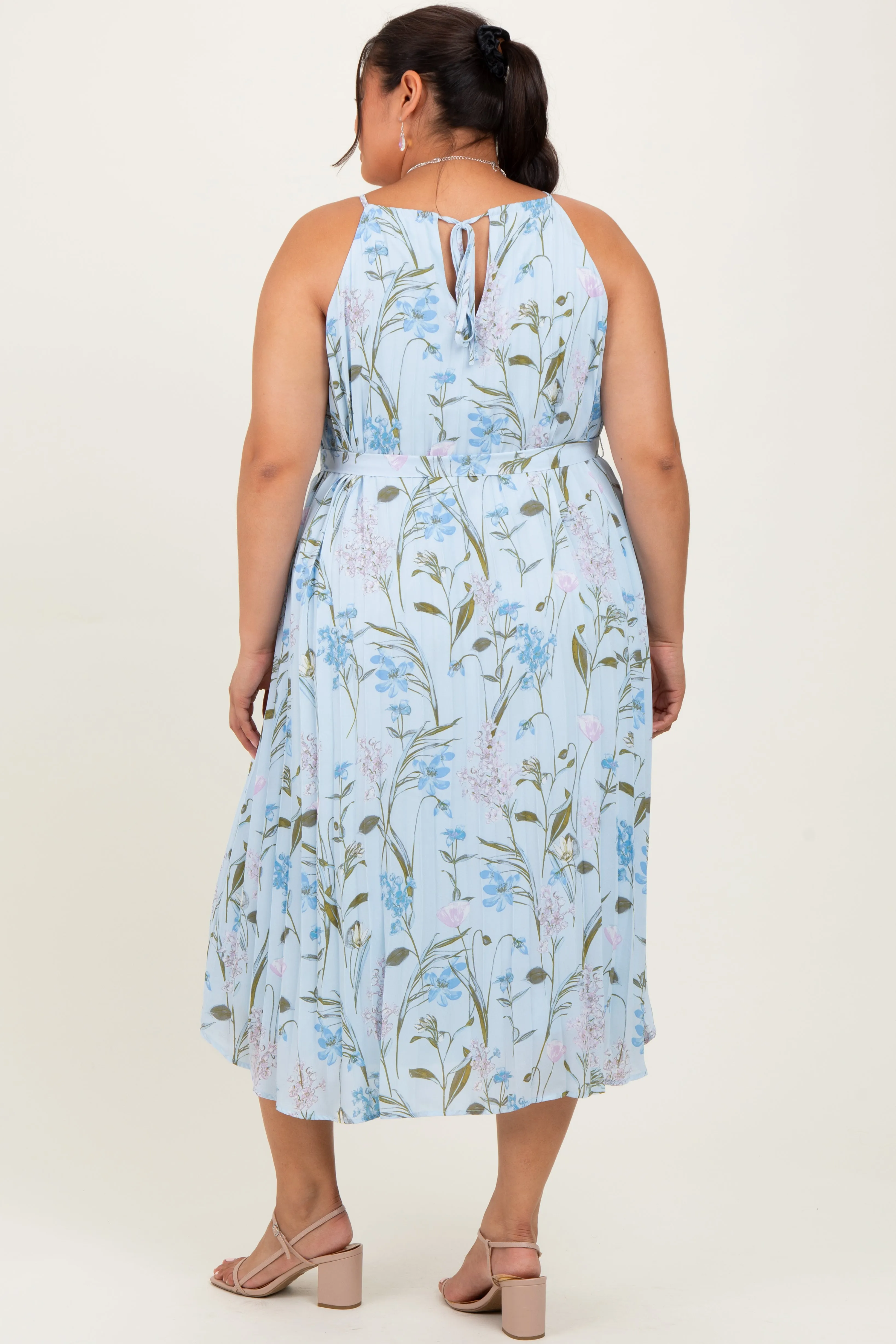 Light Blue Floral Pleated Sleeveless Plus Midi Dress sold by Pinkblush product image thumbnail 3