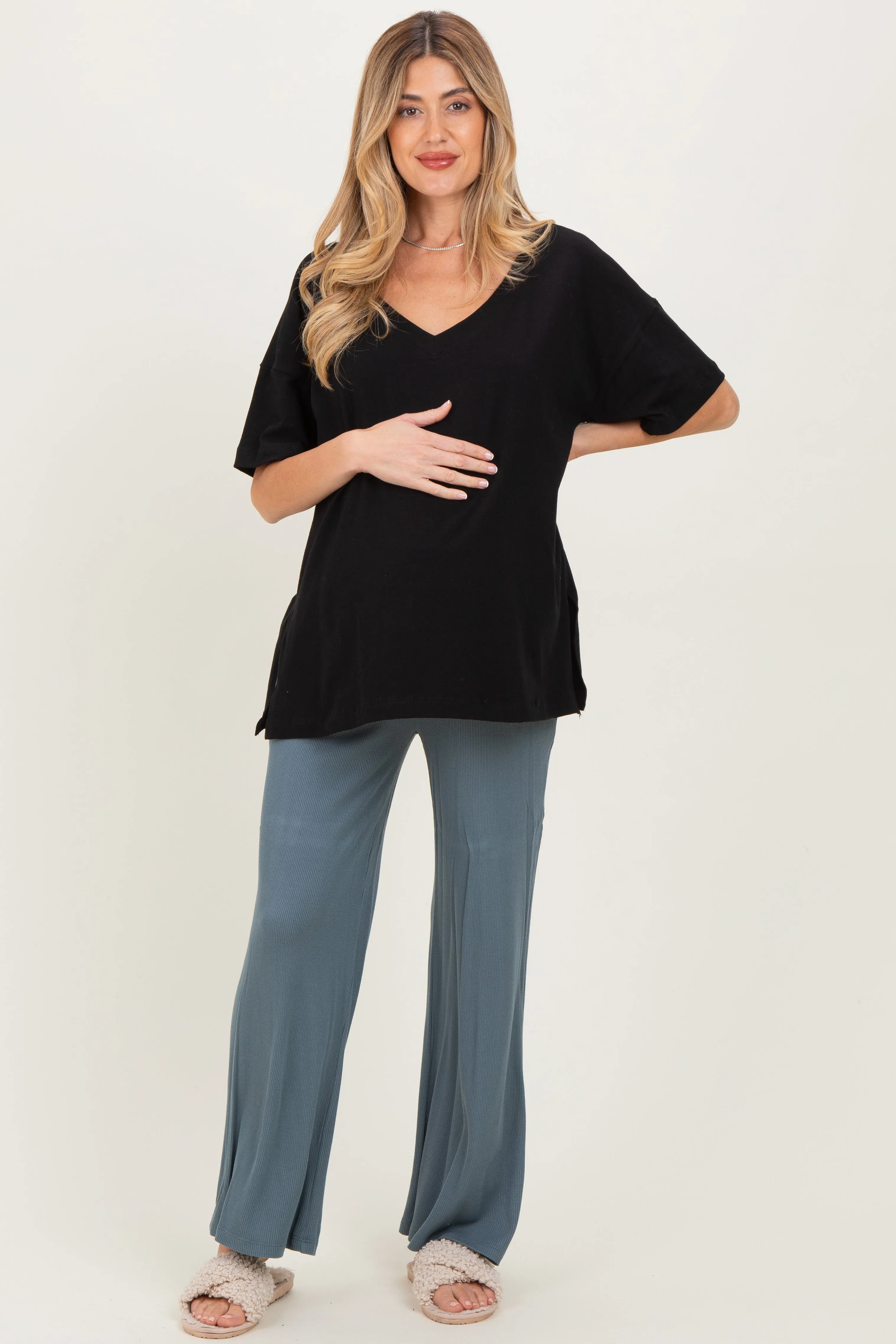 Black Oversized Reversible V-Neck Maternity Tee sold by Pinkblush product image thumbnail 2
