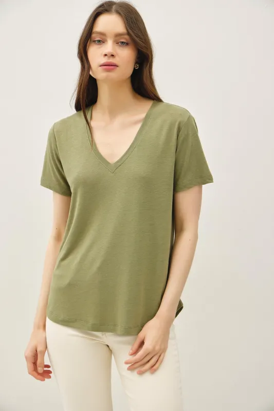 Fern Linen Blend V-Neck Short Sleeve T-Shirt made by BE COOL