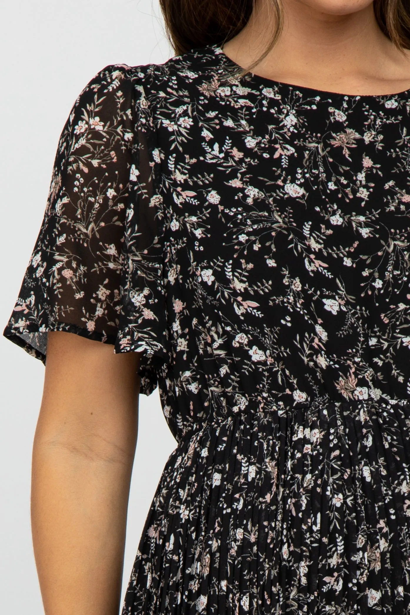 Black Floral Pleated Short Sleeve Chiffon Maternity Midi Dress sold by Pinkblush product image thumbnail 5
