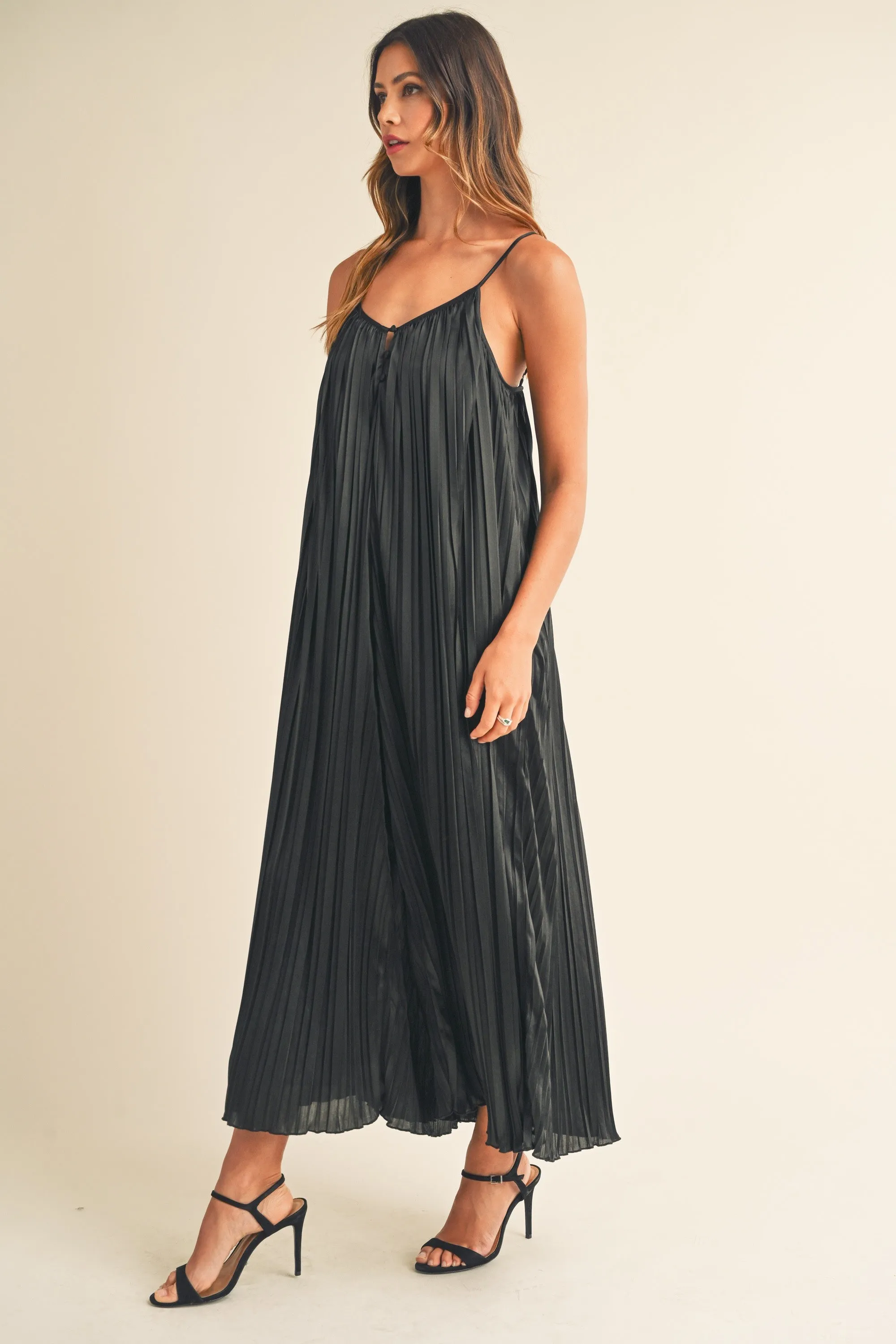 Black Pleated Wide Leg Sleeveless Jumpsuit sold by Pinkblush