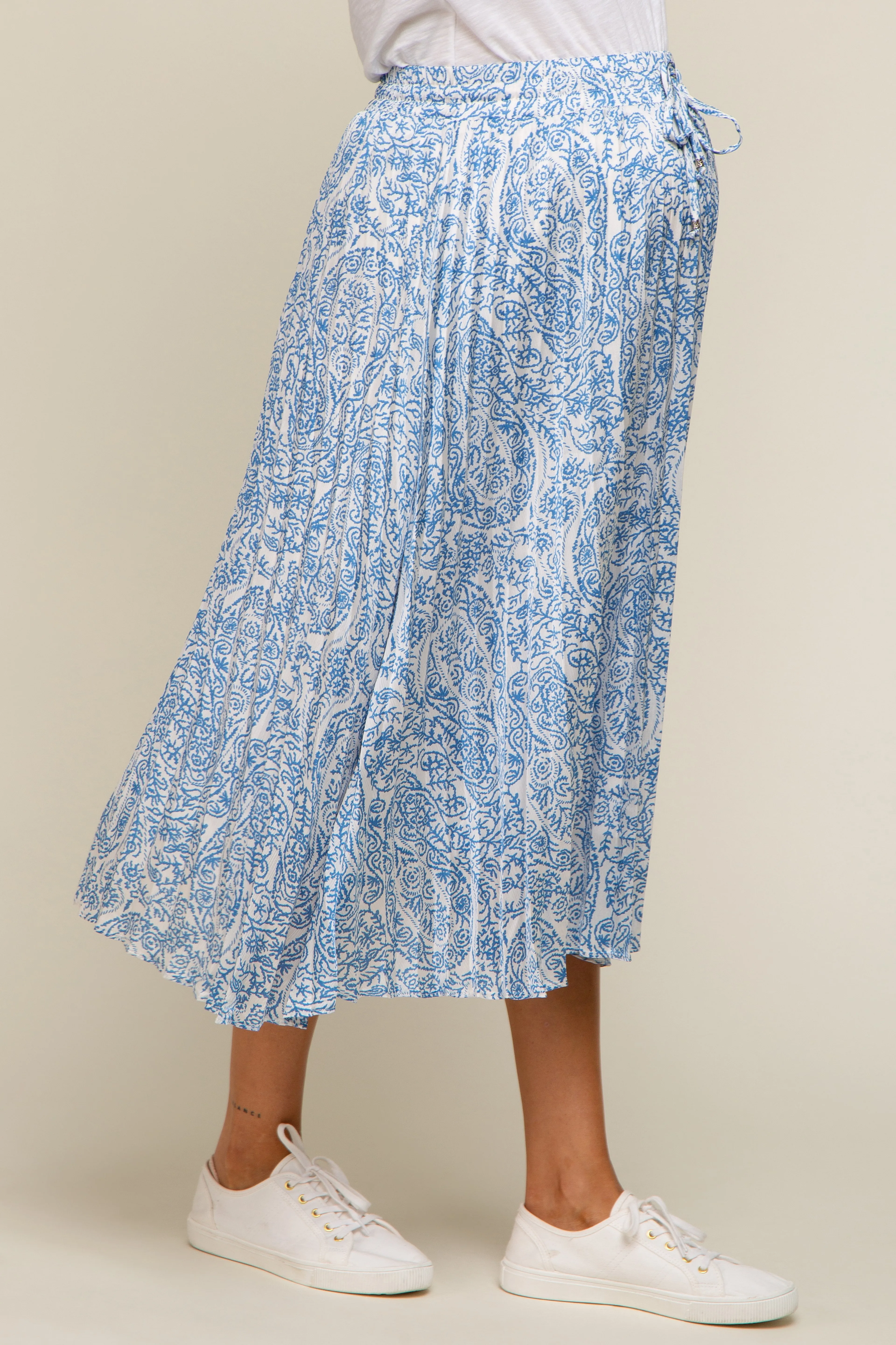 Blue Paisley Pleated Maternity Midi Skirt sold by Pinkblush product image thumbnail 4