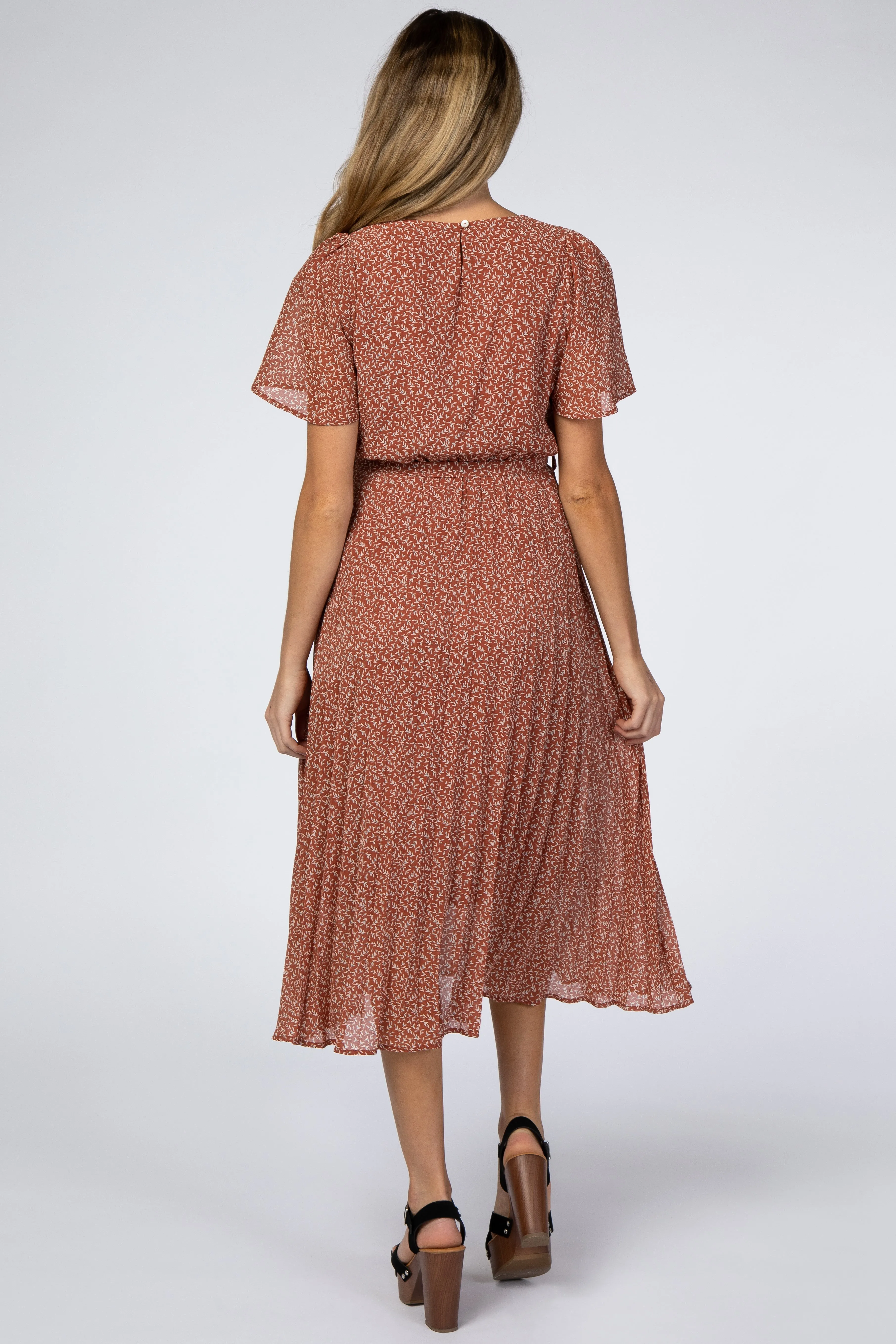Rust Leaf Print Pleated Maternity Midi Dress sold by Pinkblush product image thumbnail 3