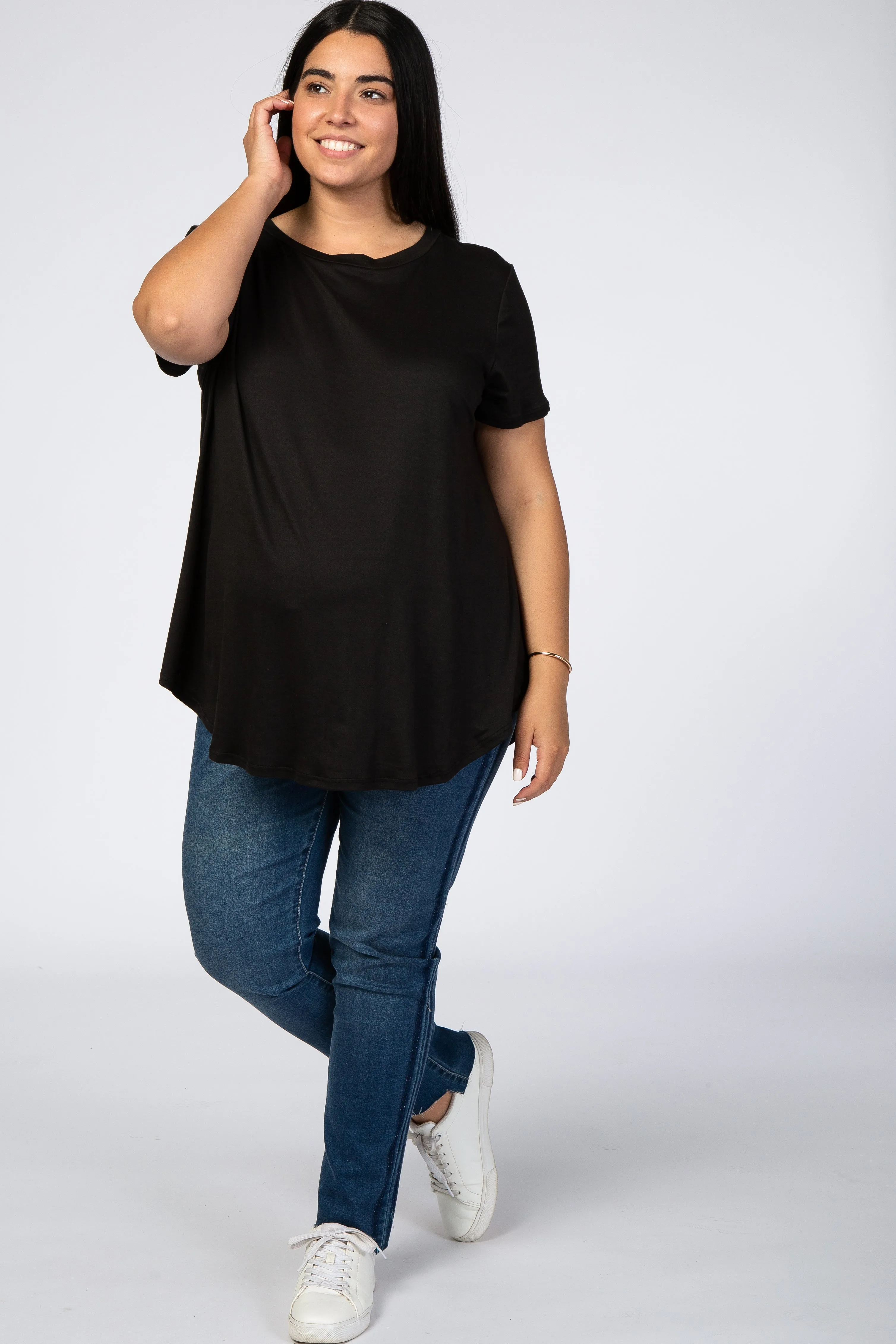 Black Round Hem Short Sleeve Maternity Plus Top sold by Pinkblush product image thumbnail 4