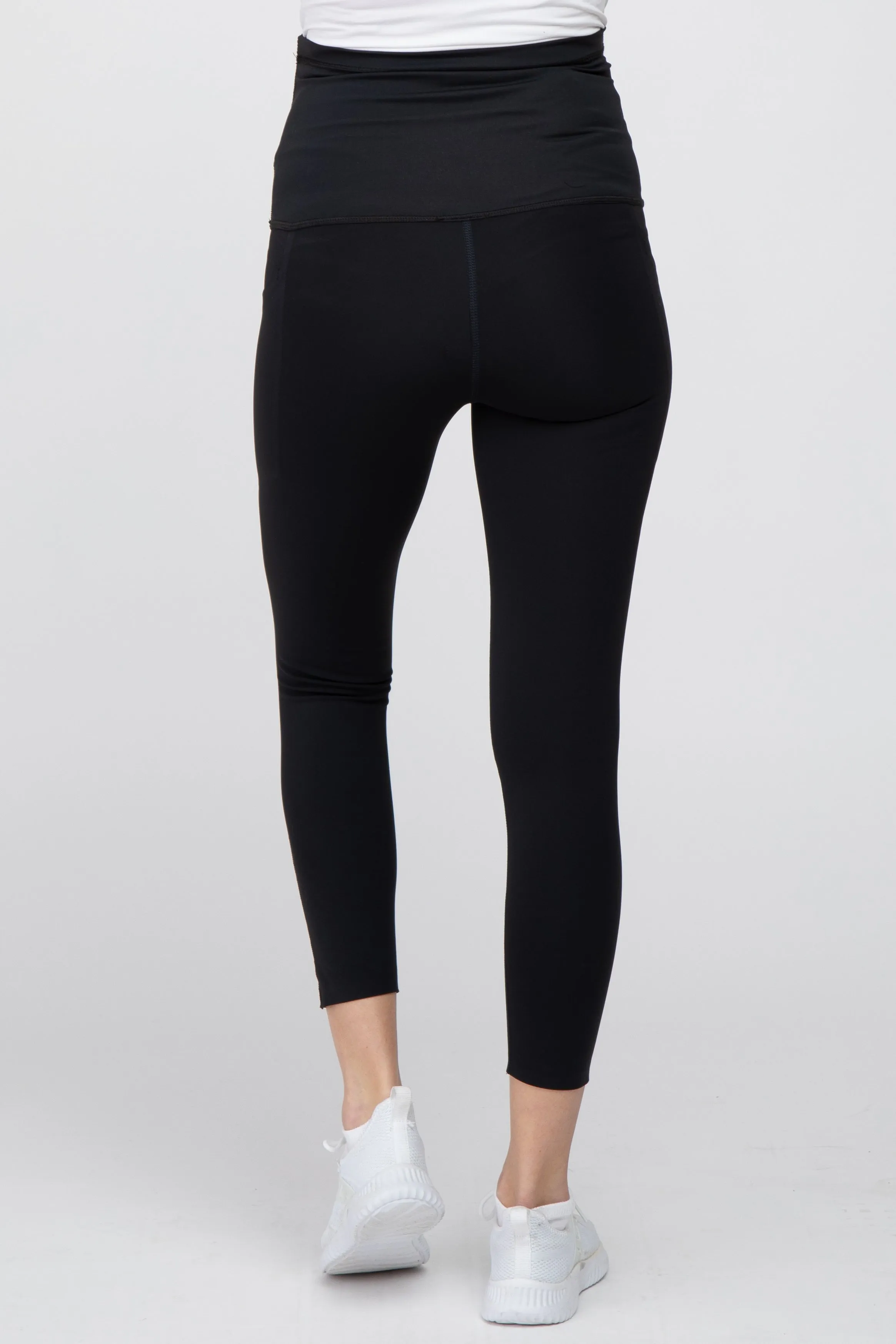 Black Side Pocket Maternity Active Cropped Legging sold by Pinkblush product image thumbnail 4
