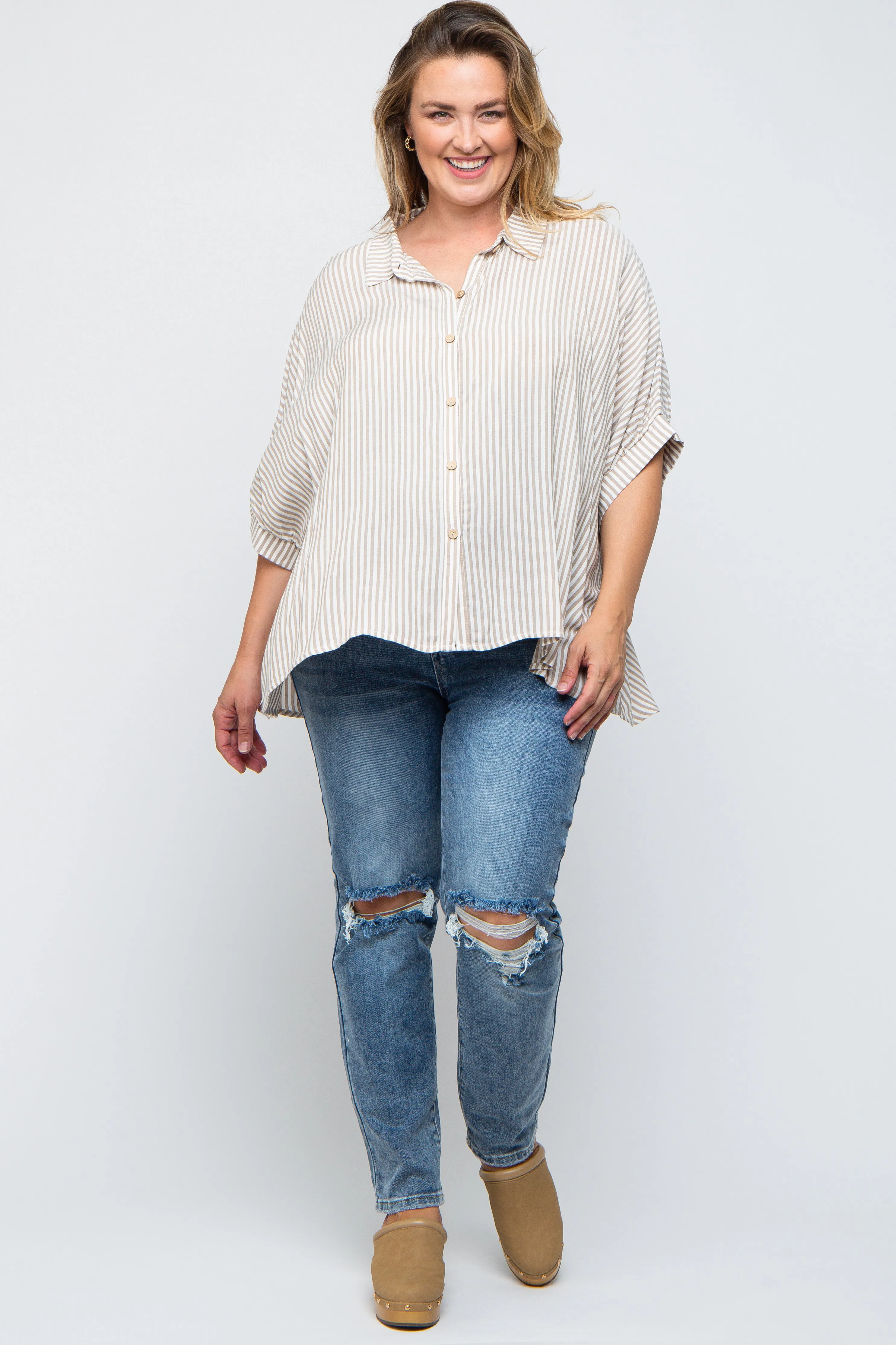 Blue Distressed Ripped Knee Maternity Plus Jeans sold by Pinkblush product image thumbnail 2