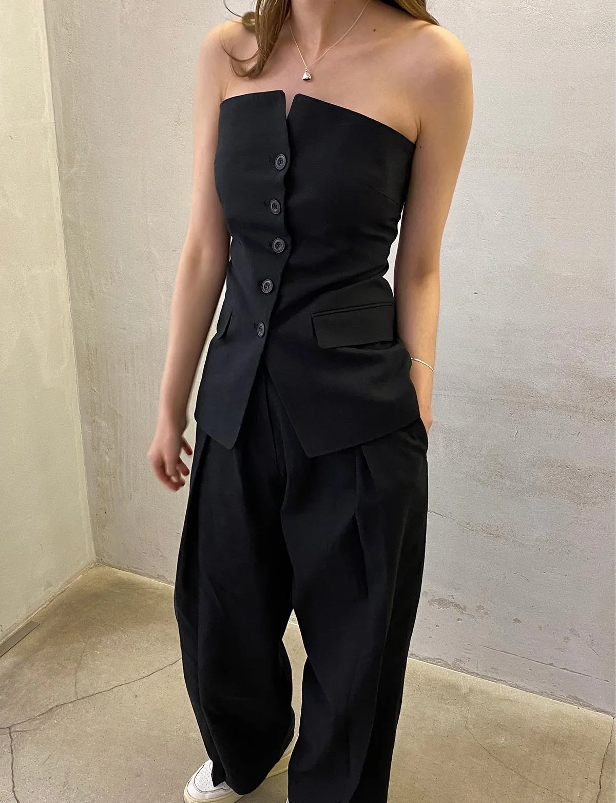 Pleated Linen-Blend Crop Pants sold by Pixie Market product image thumbnail 5