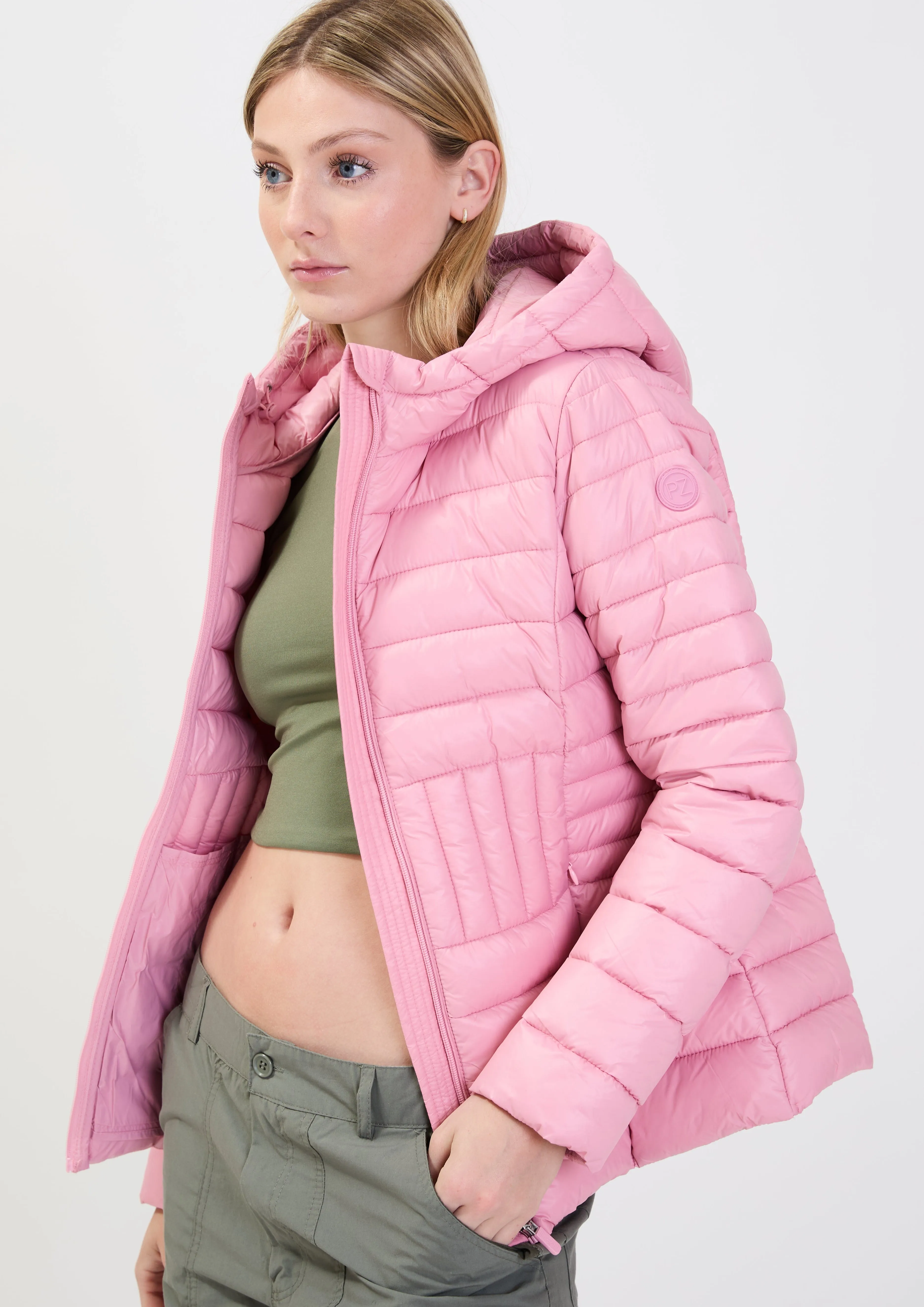 LESLIEVILLE | Classic Ultralight Short Jacket || LESLIEVILLE | Veste Ultralégère Classique Courte sold by Point Zero