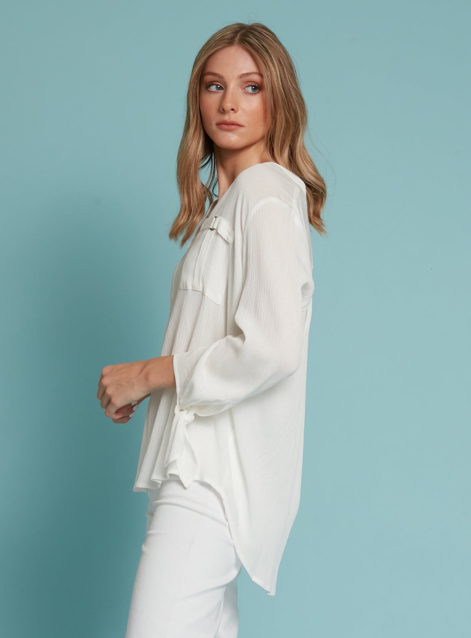 RILA | Semi-sheer white blouse || RILA | Blouse blanche semi-transparente sold by Point Zero product image thumbnail 4
