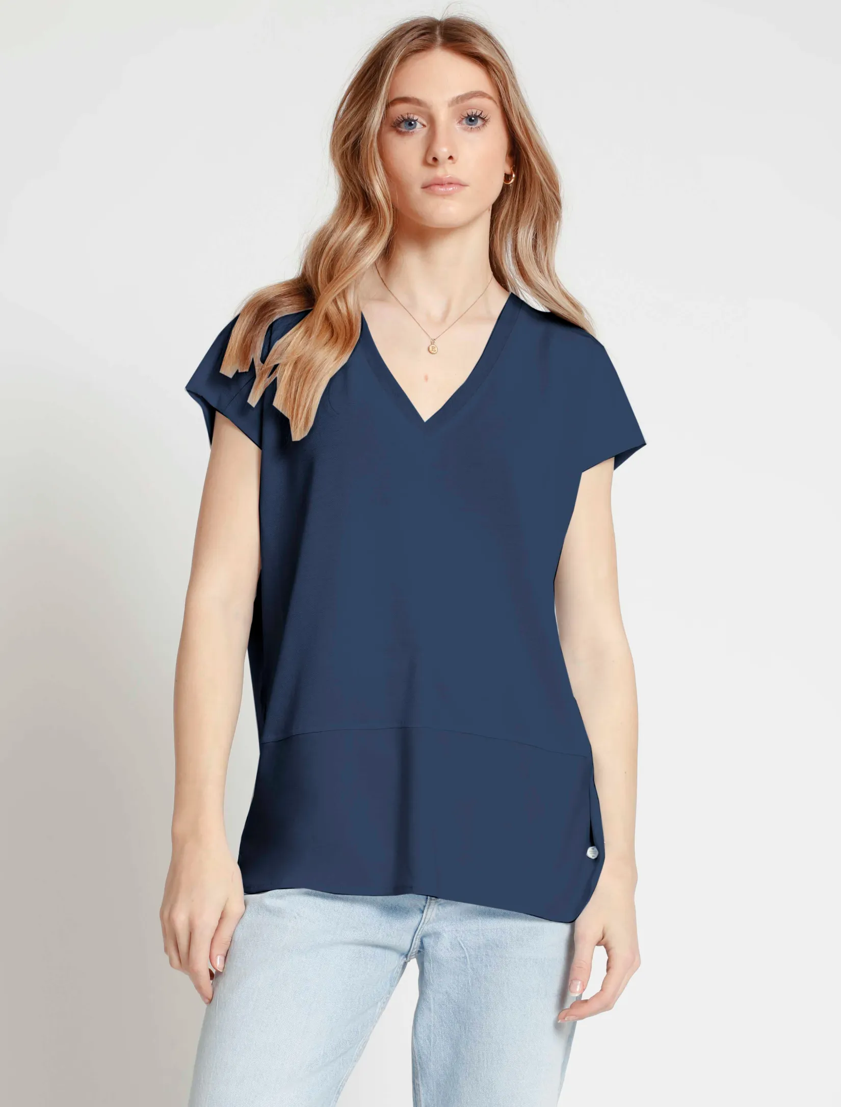 ERICA|V-neck knit Top||ERIKA|Haut en tricot à col en V sold by Point Zero product image thumbnail 5