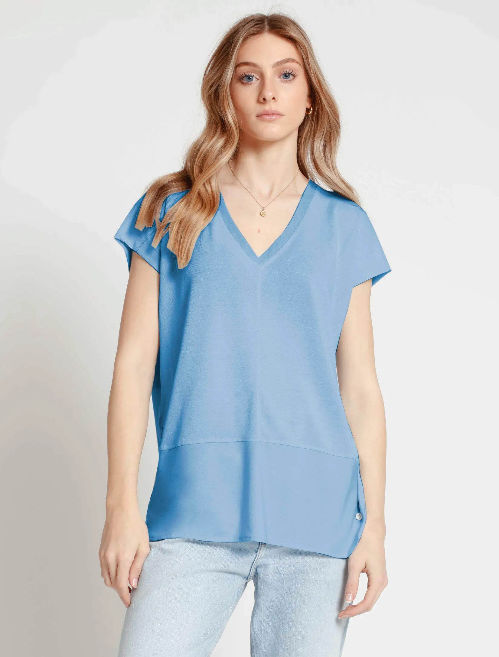 ERICA|V-neck knit Top||ERIKA|Haut en tricot à col en V sold by Point Zero product image thumbnail 3