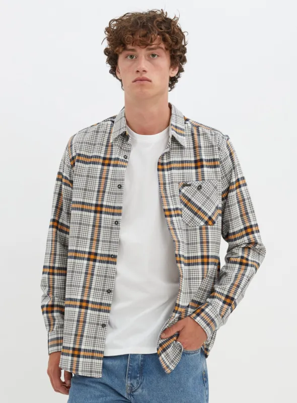 VIN | Checkered semi-fit overshirt || VIN | Surchemise a carreau semi-fit sold by Point Zero