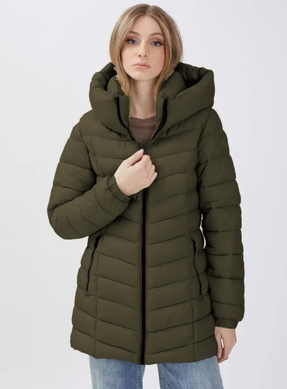JESSYANN | Mid weight puffer jacket with hood || JESSYANN | Doudoune d'épaisseur moyenne avec capuche sold by Point Zero