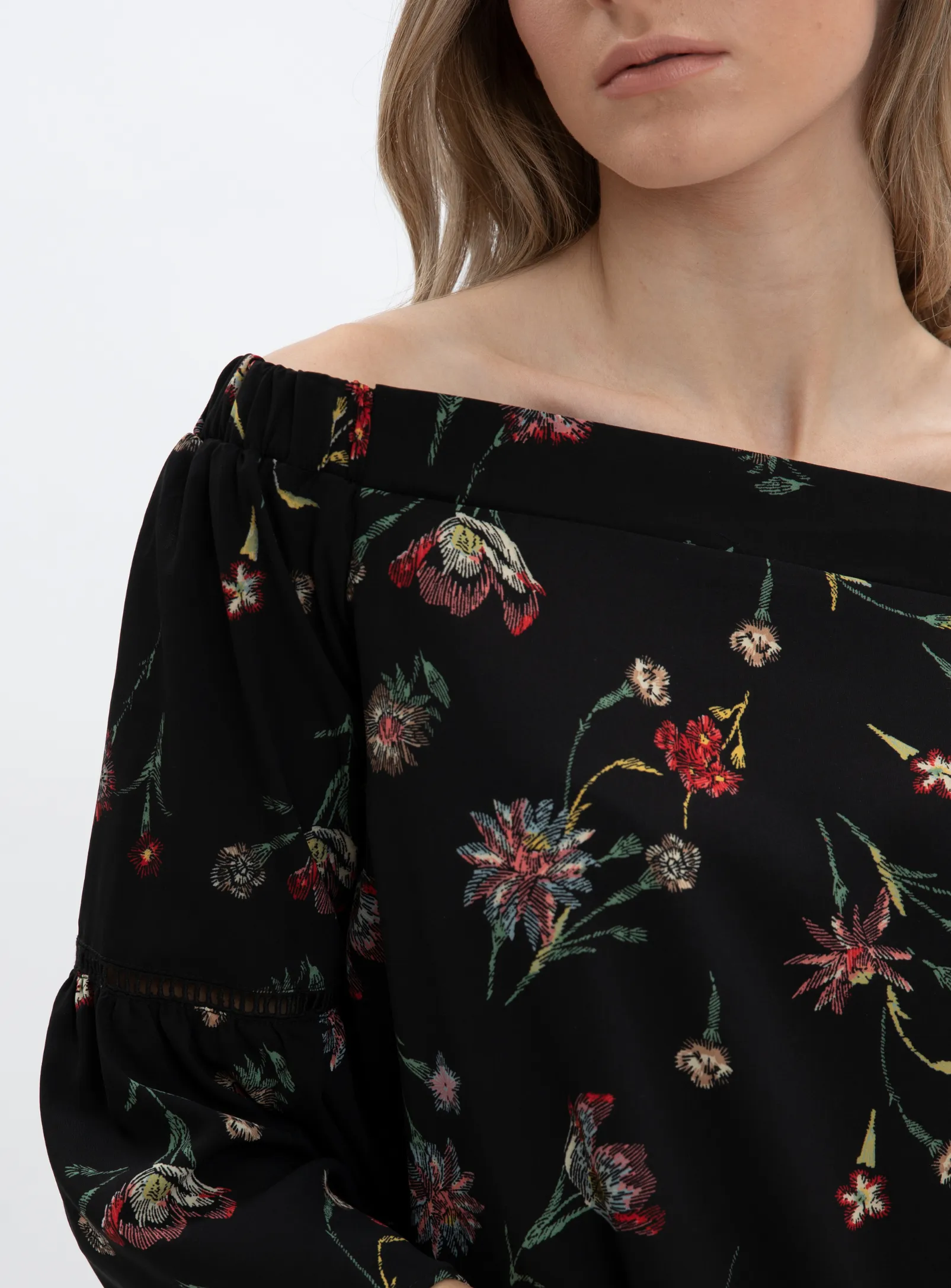 RU | Off shoulder floral blouse || RU | Blouse epaules denudees a fleurs sold by Point Zero product image thumbnail 5